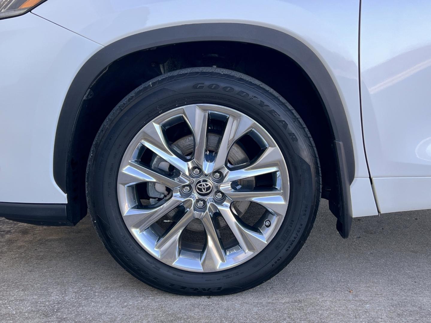 2020 WHITE /Black Toyota Highlander Limited AWD V6 (5TDDZRBH5LS) with an 3.5L V6 engine, Automatic transmission, located at 2990 Old Orchard Rd., Jackson, MO, 63755, 37.354214, -89.612106 - 2020 Toyota Highlander Limited 1-Owner 91xxx miles All Wheel Drive 3.5L V6 Automatic Leather 3rd Row Navigation Power/Heated/Cooled Seats Heated Steering Wheel Backup Camera Sunroof Bluetooth Cruise Power Windows/Locks/Mirrors We have financing available and we accept trades! Fill o - Photo#43