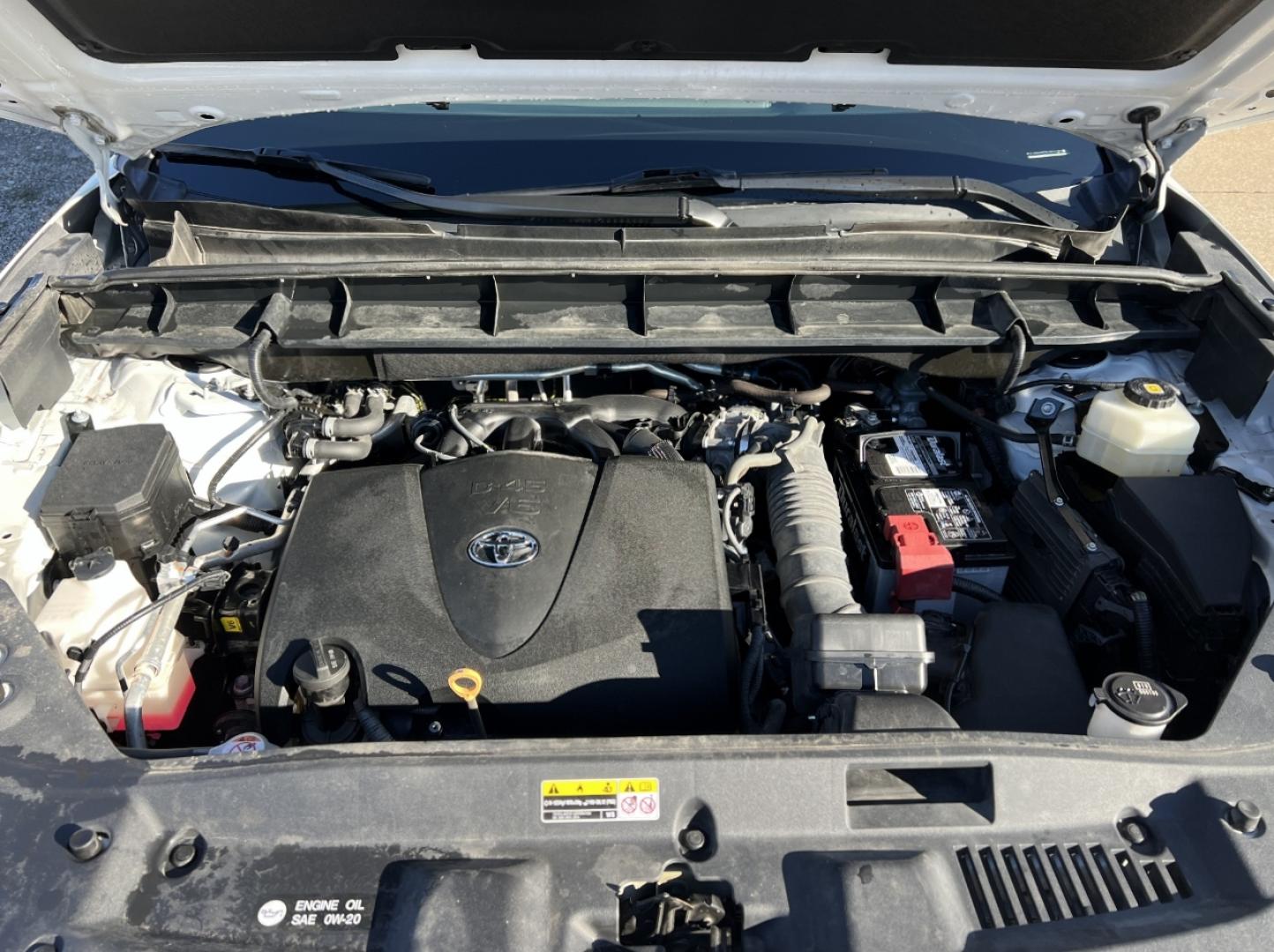 2020 WHITE /Black Toyota Highlander Limited AWD V6 (5TDDZRBH5LS) with an 3.5L V6 engine, Automatic transmission, located at 2990 Old Orchard Rd., Jackson, MO, 63755, 37.354214, -89.612106 - 2020 Toyota Highlander Limited 1-Owner 91xxx miles All Wheel Drive 3.5L V6 Automatic Leather 3rd Row Navigation Power/Heated/Cooled Seats Heated Steering Wheel Backup Camera Sunroof Bluetooth Cruise Power Windows/Locks/Mirrors We have financing available and we accept trades! Fill o - Photo#41