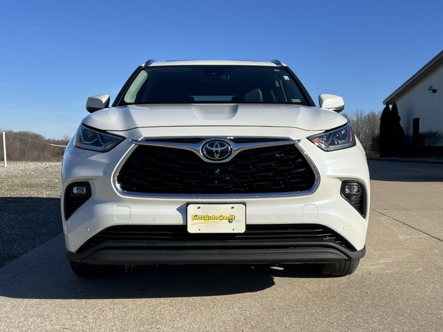 2020 WHITE /Black Toyota Highlander Limited AWD V6 (5TDDZRBH5LS) with an 3.5L V6 engine, Automatic transmission, located at 2990 Old Orchard Rd., Jackson, MO, 63755, 37.354214, -89.612106 - 2020 Toyota Highlander Limited 1-Owner 91xxx miles All Wheel Drive 3.5L V6 Automatic Leather 3rd Row Navigation Power/Heated/Cooled Seats Heated Steering Wheel Backup Camera Sunroof Bluetooth Cruise Power Windows/Locks/Mirrors We have financing available and we accept trades! Fill o - Photo#13
