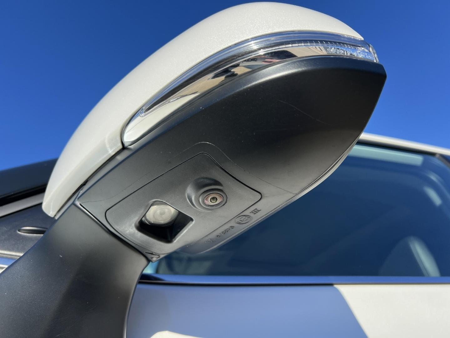 2020 WHITE /Black Toyota Highlander Limited AWD V6 (5TDDZRBH5LS) with an 3.5L V6 engine, Automatic transmission, located at 2990 Old Orchard Rd., Jackson, MO, 63755, 37.354214, -89.612106 - 2020 Toyota Highlander Limited 1-Owner 91xxx miles All Wheel Drive 3.5L V6 Automatic Leather 3rd Row Navigation Power/Heated/Cooled Seats Heated Steering Wheel Backup Camera Sunroof Bluetooth Cruise Power Windows/Locks/Mirrors We have financing available and we accept trades! Fill o - Photo#37