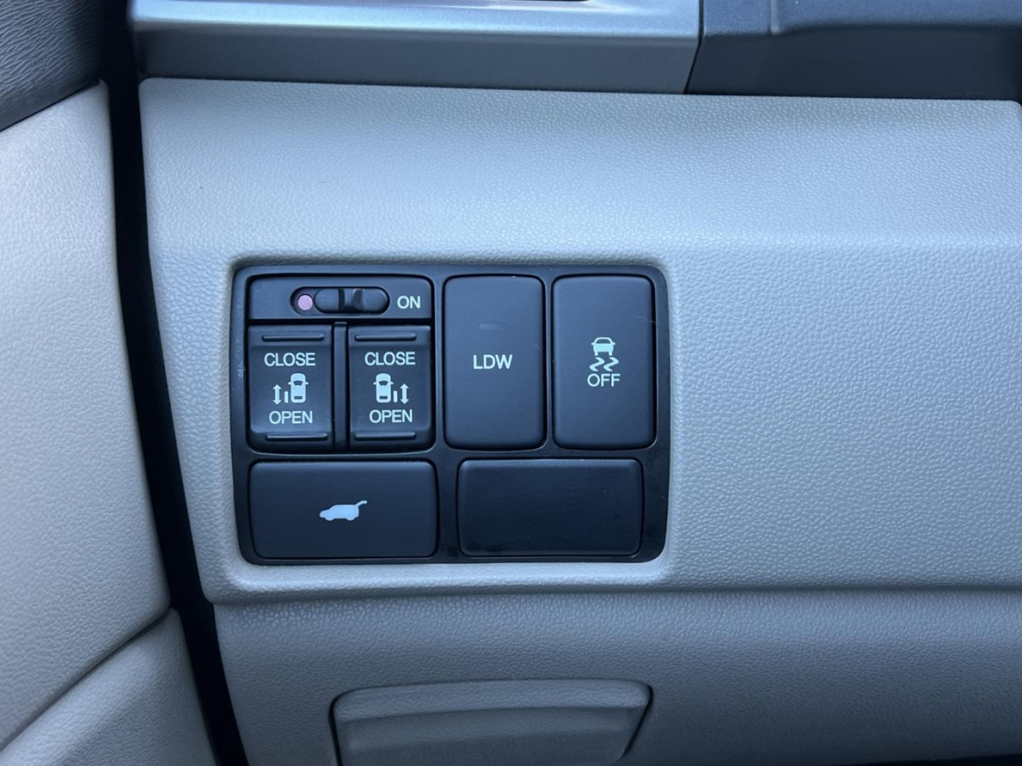 2016 WHITE /Tan Honda Odyssey EX-L (5FNRL5H64GB) with an 3.5L V6 engine, Automatic transmission, located at 2990 Old Orchard Rd., Jackson, MO, 63755, 37.354214, -89.612106 - 2016 Honda Odyssey EX-L 1-Owner 67xxx miles Front Wheel Drive 3.5L V6 Automatic Leather 3rd Row Navigation Power/Heated Seats Backup Camera Sunroof Bluetooth Cruise Power Windows/Locks/Mirrors We have financing available and we accept trades! Fill out a credit application on our websi - Photo#31