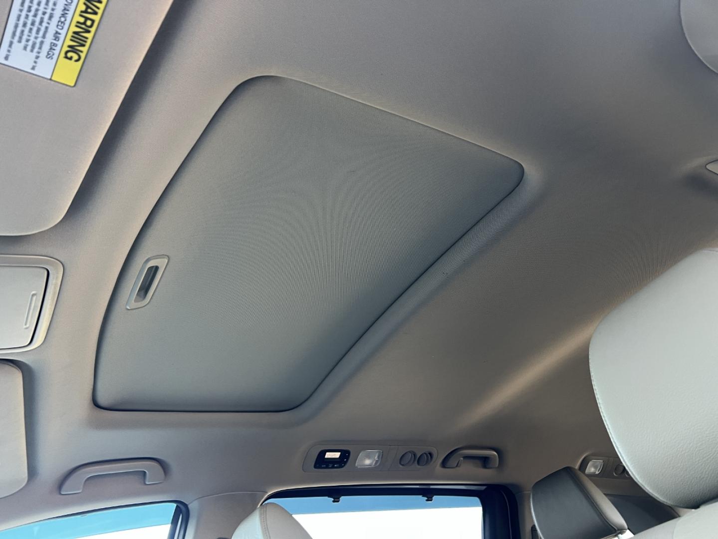 2016 WHITE /Tan Honda Odyssey EX-L (5FNRL5H64GB) with an 3.5L V6 engine, Automatic transmission, located at 2990 Old Orchard Rd., Jackson, MO, 63755, 37.354214, -89.612106 - 2016 Honda Odyssey EX-L 1-Owner 67xxx miles Front Wheel Drive 3.5L V6 Automatic Leather 3rd Row Navigation Power/Heated Seats Backup Camera Sunroof Bluetooth Cruise Power Windows/Locks/Mirrors We have financing available and we accept trades! Fill out a credit application on our websi - Photo#5