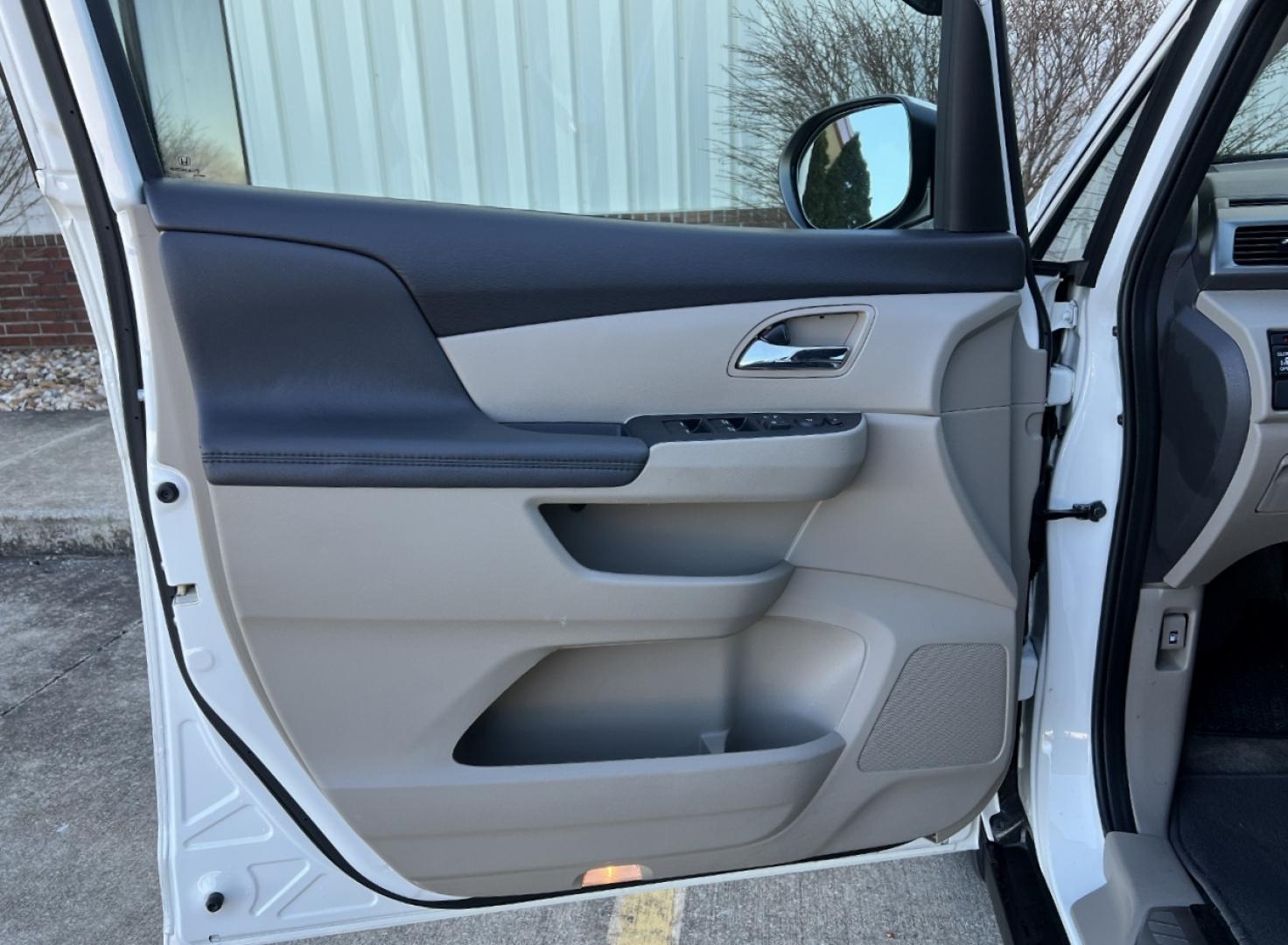 2016 WHITE /Tan Honda Odyssey EX-L (5FNRL5H64GB) with an 3.5L V6 engine, Automatic transmission, located at 2990 Old Orchard Rd., Jackson, MO, 63755, 37.354214, -89.612106 - 2016 Honda Odyssey EX-L 1-Owner 67xxx miles Front Wheel Drive 3.5L V6 Automatic Leather 3rd Row Navigation Power/Heated Seats Backup Camera Sunroof Bluetooth Cruise Power Windows/Locks/Mirrors We have financing available and we accept trades! Fill out a credit application on our websi - Photo#14