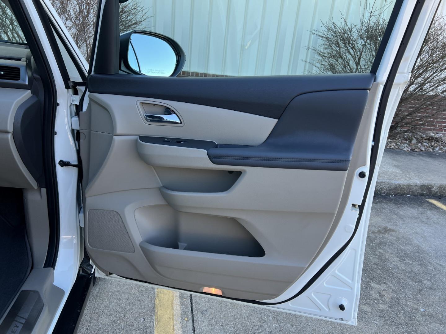 2016 WHITE /Tan Honda Odyssey EX-L (5FNRL5H64GB) with an 3.5L V6 engine, Automatic transmission, located at 2990 Old Orchard Rd., Jackson, MO, 63755, 37.354214, -89.612106 - 2016 Honda Odyssey EX-L 1-Owner 67xxx miles Front Wheel Drive 3.5L V6 Automatic Leather 3rd Row Navigation Power/Heated Seats Backup Camera Sunroof Bluetooth Cruise Power Windows/Locks/Mirrors We have financing available and we accept trades! Fill out a credit application on our websi - Photo#16