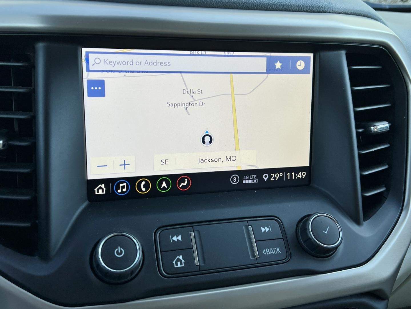 2020 WHITE /Tan GMC Acadia Denali FWD (1GKKNPLS1LZ) with an 3.6L V6 engine, Automatic transmission, located at 2990 Old Orchard Rd., Jackson, MO, 63755, 37.354214, -89.612106 - 2020 GMC Acadia Denali 1-Owner 81xxx miles Front Wheel Drive 3.6L V6 Automatic Leather 3rd Row Navigation Backup Camera Power/Heated/Cooled Seats Heated Rear Seats Heated Steering Wheel Sunroof Bluetooth Remote Start Cruise Power Windows/Locks/Mirrors We have financing available an - Photo#2