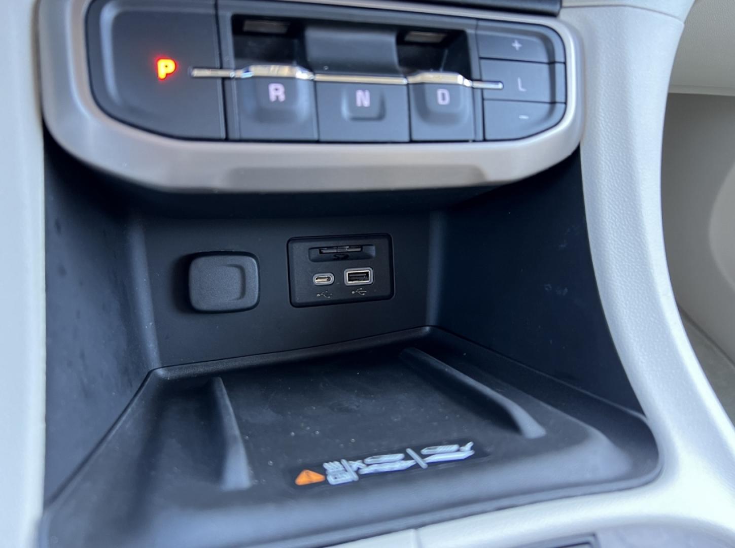 2020 WHITE /Tan GMC Acadia Denali FWD (1GKKNPLS1LZ) with an 3.6L V6 engine, Automatic transmission, located at 2990 Old Orchard Rd., Jackson, MO, 63755, 37.354214, -89.612106 - 2020 GMC Acadia Denali 1-Owner 81xxx miles Front Wheel Drive 3.6L V6 Automatic Leather 3rd Row Navigation Backup Camera Power/Heated/Cooled Seats Heated Rear Seats Heated Steering Wheel Sunroof Bluetooth Remote Start Cruise Power Windows/Locks/Mirrors We have financing available an - Photo#31