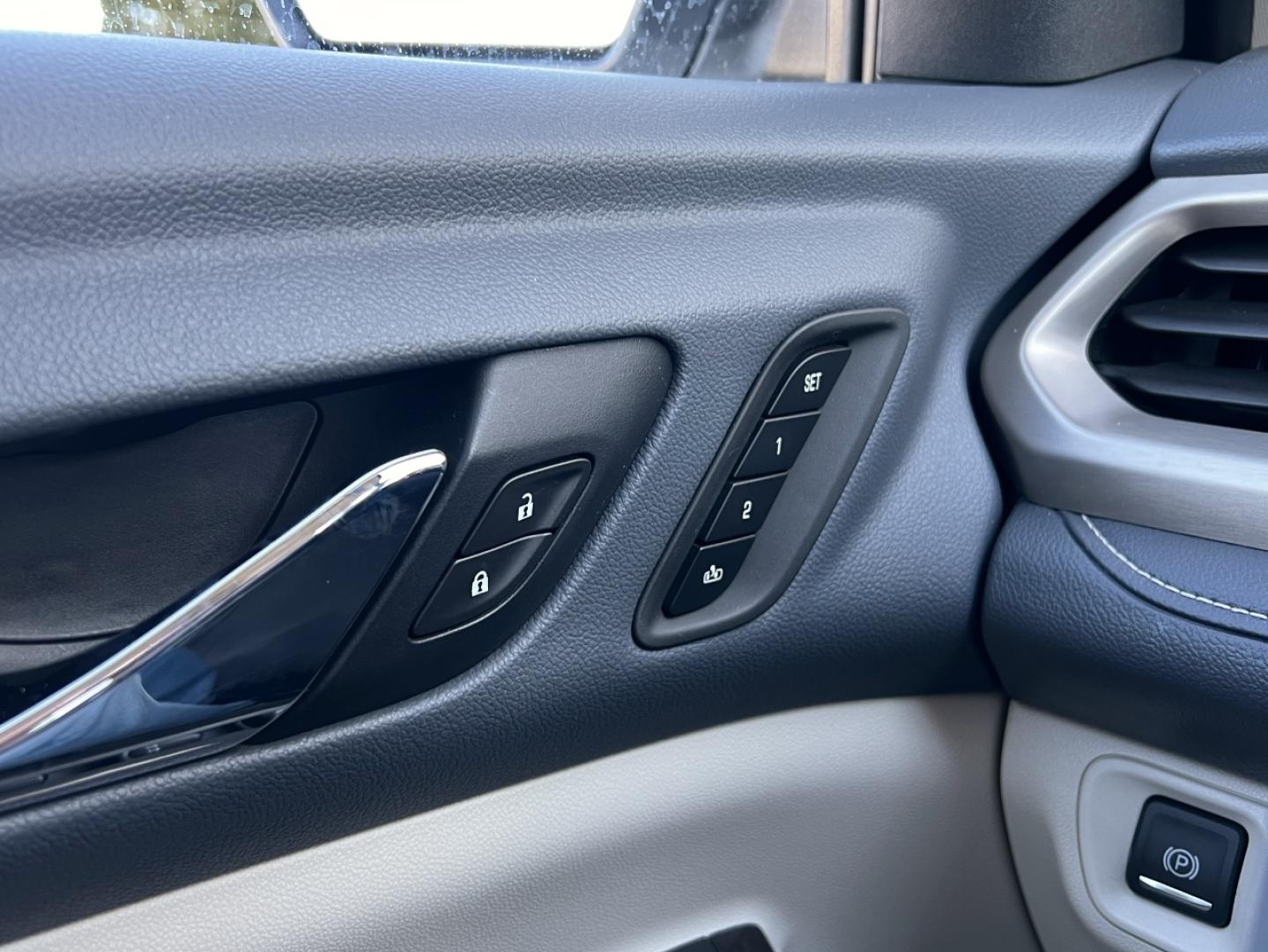 2020 WHITE /Tan GMC Acadia Denali FWD (1GKKNPLS1LZ) with an 3.6L V6 engine, Automatic transmission, located at 2990 Old Orchard Rd., Jackson, MO, 63755, 37.354214, -89.612106 - 2020 GMC Acadia Denali 1-Owner 81xxx miles Front Wheel Drive 3.6L V6 Automatic Leather 3rd Row Navigation Backup Camera Power/Heated/Cooled Seats Heated Rear Seats Heated Steering Wheel Sunroof Bluetooth Remote Start Cruise Power Windows/Locks/Mirrors We have financing available an - Photo#34