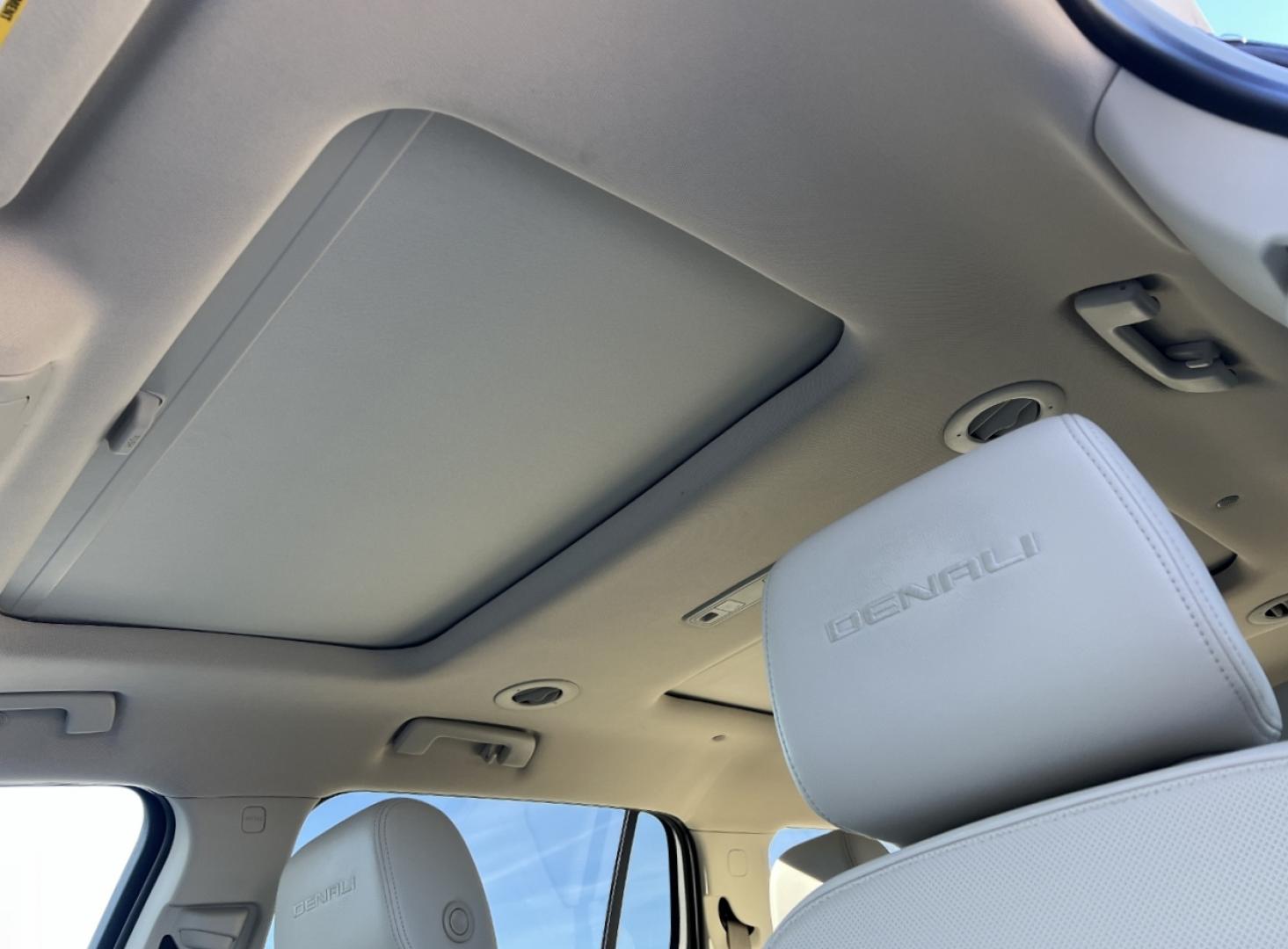 2020 WHITE /Tan GMC Acadia Denali FWD (1GKKNPLS1LZ) with an 3.6L V6 engine, Automatic transmission, located at 2990 Old Orchard Rd., Jackson, MO, 63755, 37.354214, -89.612106 - 2020 GMC Acadia Denali 1-Owner 81xxx miles Front Wheel Drive 3.6L V6 Automatic Leather 3rd Row Navigation Backup Camera Power/Heated/Cooled Seats Heated Rear Seats Heated Steering Wheel Sunroof Bluetooth Remote Start Cruise Power Windows/Locks/Mirrors We have financing available an - Photo#5