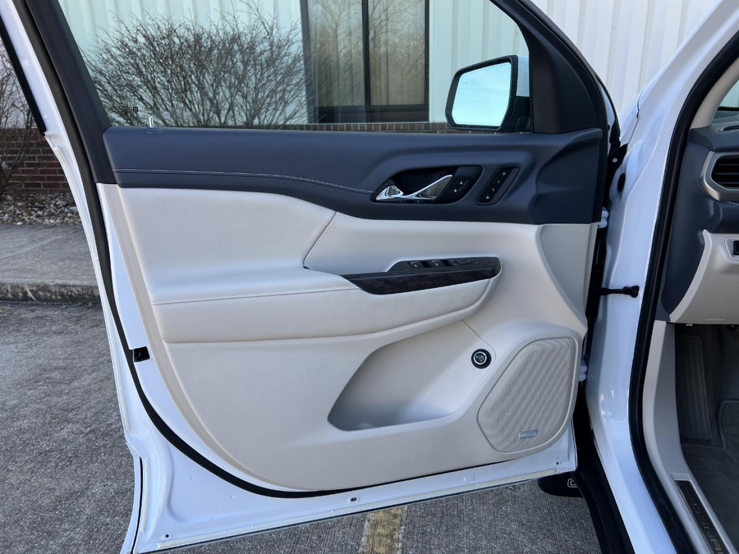 2020 WHITE /Tan GMC Acadia Denali FWD (1GKKNPLS1LZ) with an 3.6L V6 engine, Automatic transmission, located at 2990 Old Orchard Rd., Jackson, MO, 63755, 37.354214, -89.612106 - 2020 GMC Acadia Denali 1-Owner 81xxx miles Front Wheel Drive 3.6L V6 Automatic Leather 3rd Row Navigation Backup Camera Power/Heated/Cooled Seats Heated Rear Seats Heated Steering Wheel Sunroof Bluetooth Remote Start Cruise Power Windows/Locks/Mirrors We have financing available an - Photo#16