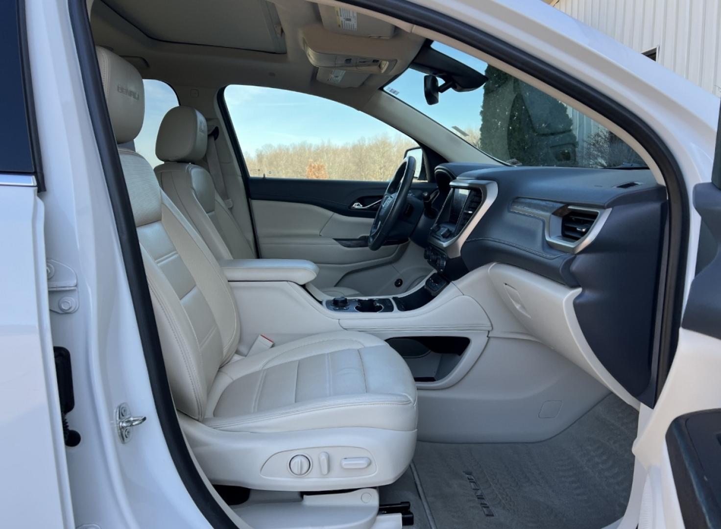 2020 WHITE /Tan GMC Acadia Denali FWD (1GKKNPLS1LZ) with an 3.6L V6 engine, Automatic transmission, located at 2990 Old Orchard Rd., Jackson, MO, 63755, 37.354214, -89.612106 - 2020 GMC Acadia Denali 1-Owner 81xxx miles Front Wheel Drive 3.6L V6 Automatic Leather 3rd Row Navigation Backup Camera Power/Heated/Cooled Seats Heated Rear Seats Heated Steering Wheel Sunroof Bluetooth Remote Start Cruise Power Windows/Locks/Mirrors We have financing available an - Photo#19