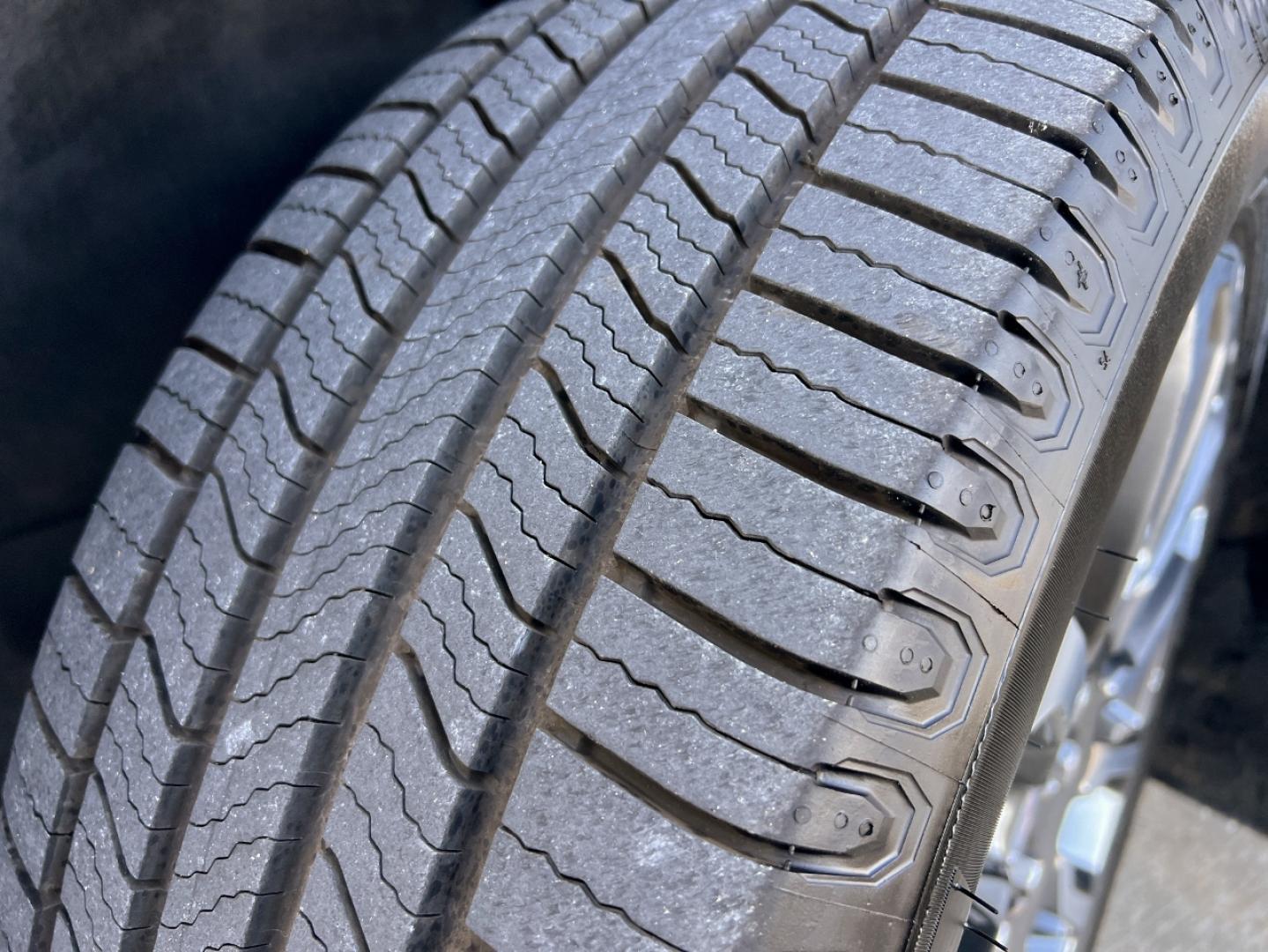 2020 WHITE /Tan GMC Acadia Denali FWD (1GKKNPLS1LZ) with an 3.6L V6 engine, Automatic transmission, located at 2990 Old Orchard Rd., Jackson, MO, 63755, 37.354214, -89.612106 - 2020 GMC Acadia Denali 1-Owner 81xxx miles Front Wheel Drive 3.6L V6 Automatic Leather 3rd Row Navigation Backup Camera Power/Heated/Cooled Seats Heated Rear Seats Heated Steering Wheel Sunroof Bluetooth Remote Start Cruise Power Windows/Locks/Mirrors We have financing available an - Photo#41