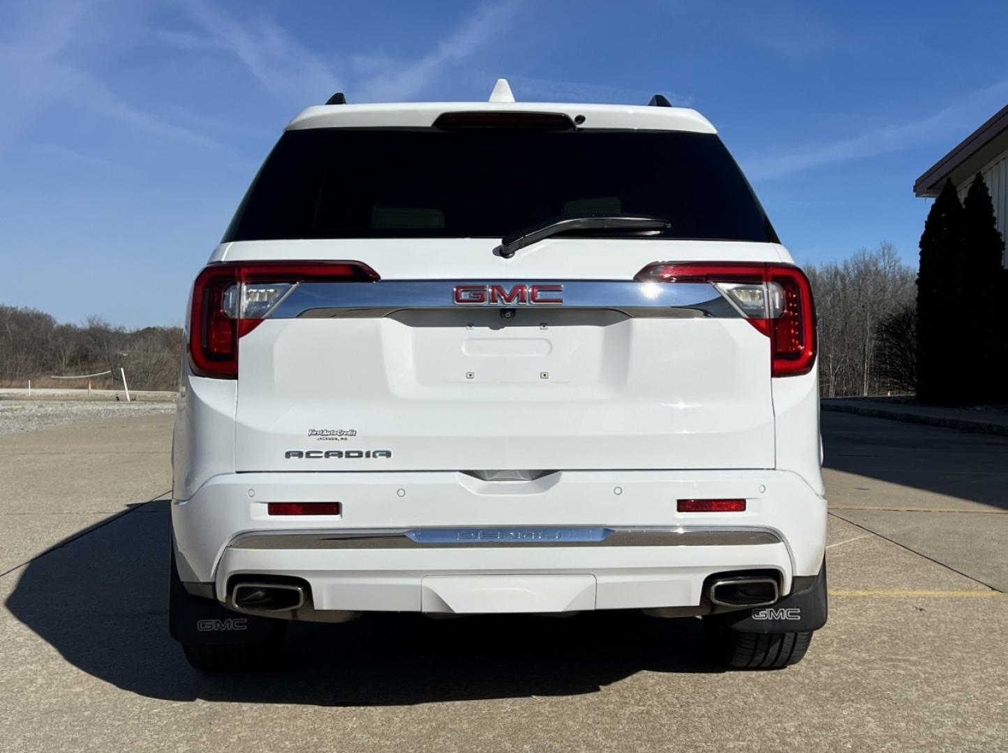 2020 WHITE /Tan GMC Acadia Denali FWD (1GKKNPLS1LZ) with an 3.6L V6 engine, Automatic transmission, located at 2990 Old Orchard Rd., Jackson, MO, 63755, 37.354214, -89.612106 - 2020 GMC Acadia Denali 1-Owner 81xxx miles Front Wheel Drive 3.6L V6 Automatic Leather 3rd Row Navigation Backup Camera Power/Heated/Cooled Seats Heated Rear Seats Heated Steering Wheel Sunroof Bluetooth Remote Start Cruise Power Windows/Locks/Mirrors We have financing available an - Photo#14