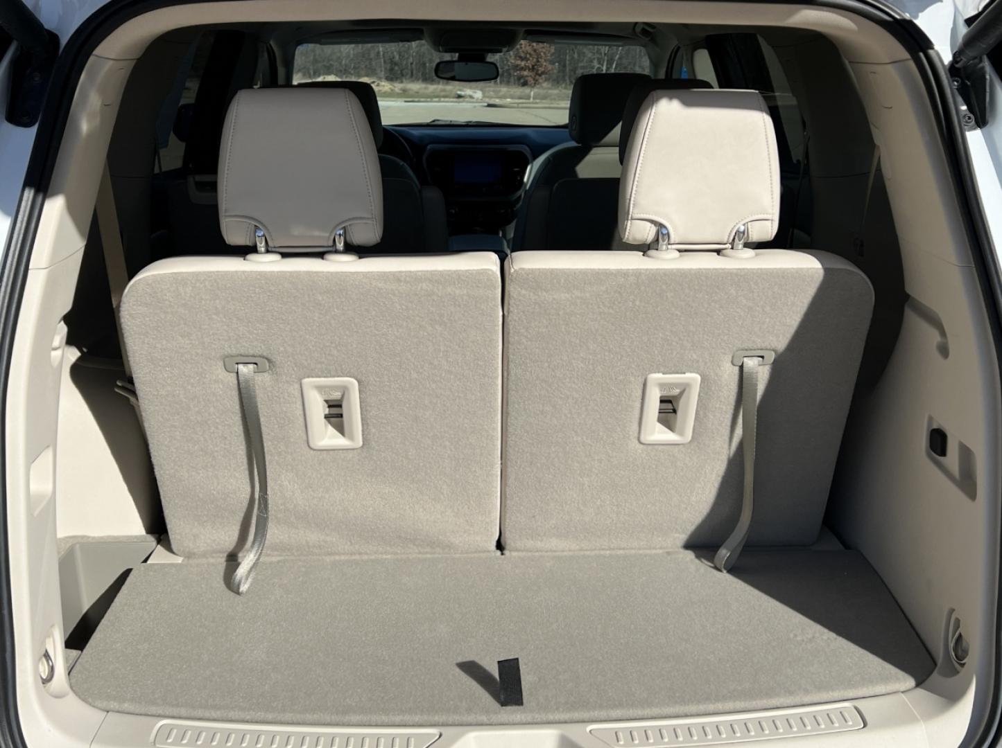 2020 WHITE /Tan GMC Acadia Denali FWD (1GKKNPLS1LZ) with an 3.6L V6 engine, Automatic transmission, located at 2990 Old Orchard Rd., Jackson, MO, 63755, 37.354214, -89.612106 - 2020 GMC Acadia Denali 1-Owner 81xxx miles Front Wheel Drive 3.6L V6 Automatic Leather 3rd Row Navigation Backup Camera Power/Heated/Cooled Seats Heated Rear Seats Heated Steering Wheel Sunroof Bluetooth Remote Start Cruise Power Windows/Locks/Mirrors We have financing available an - Photo#24