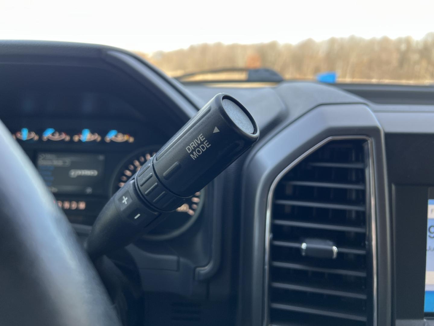 2018 RED /Tan Ford F-150 XLT SuperCab 6.5-ft. 4WD (1FTEX1EP1JK) with an 2.7L V6 engine, 6A transmission, located at 2990 Old Orchard Rd., Jackson, MO, 63755, 37.354214, -89.612106 - 2018 Ford F-150 XLT 91xxx miles 4x4 2.7L V6 Automatic Navigation Power/Heated Seats Backup Camera Bluetooth Remote Start Cruise Power Windows/Locks/Mirrors We have financing available and we accept trades! Fill out a credit application on our website or come by today! If you have any qu - Photo#27