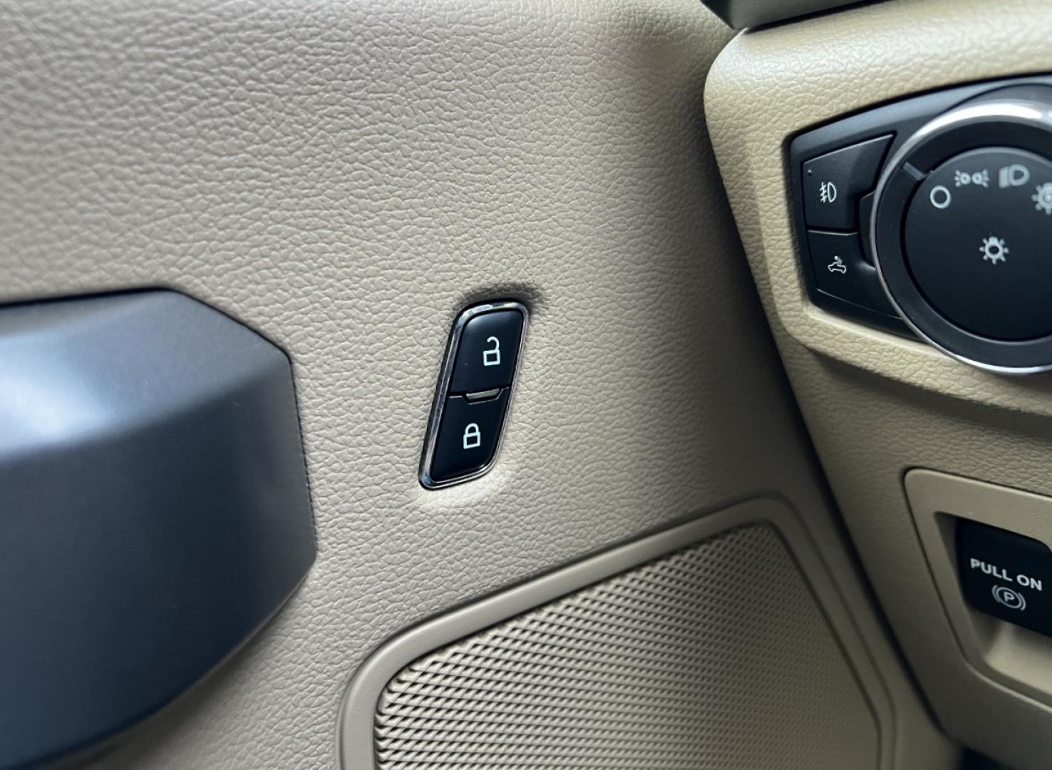 2018 RED /Tan Ford F-150 XLT SuperCab 6.5-ft. 4WD (1FTEX1EP1JK) with an 2.7L V6 engine, 6A transmission, located at 2990 Old Orchard Rd., Jackson, MO, 63755, 37.354214, -89.612106 - 2018 Ford F-150 XLT 91xxx miles 4x4 2.7L V6 Automatic Navigation Power/Heated Seats Backup Camera Bluetooth Remote Start Cruise Power Windows/Locks/Mirrors We have financing available and we accept trades! Fill out a credit application on our website or come by today! If you have any qu - Photo#32