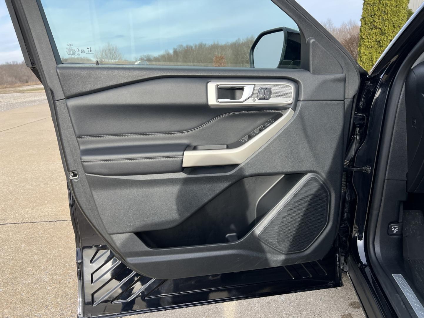 2021 BLACK /Black Ford Explorer Limited AWD (1FMSK8FH3MG) with an 2.3L 4 Cyl. engine, Automatic transmission, located at 2990 Old Orchard Rd., Jackson, MO, 63755, 37.354214, -89.612106 - 2021 Ford Explorer Limited 1-Owner 63xxx miles 4 Wheel Drive 2.3L 4 Cyl. Automatic Leather 3rd Row Navigation Power/Heated/Cooled Seats Heated Rear Seats Heated Steering Wheel Backup Camera Sunroof Bluetooth Remote Start Cruise Power Windows/Locks/Mirrors We have financing availabl - Photo#16