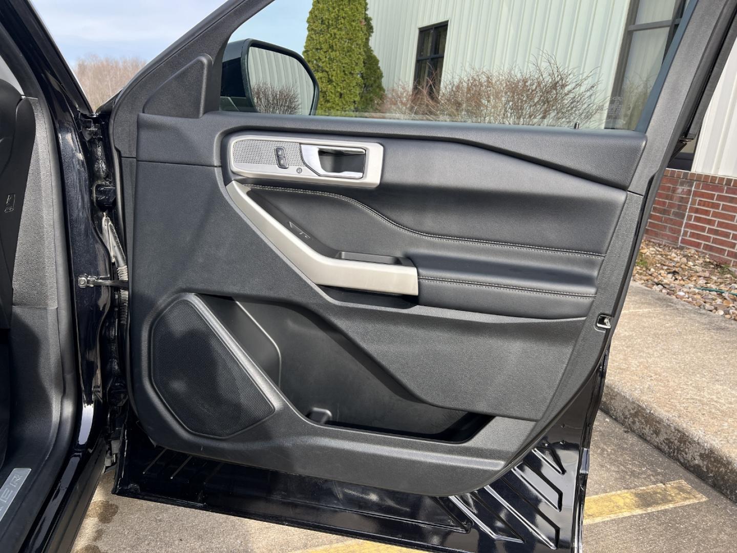 2021 BLACK /Black Ford Explorer Limited AWD (1FMSK8FH3MG) with an 2.3L 4 Cyl. engine, Automatic transmission, located at 2990 Old Orchard Rd., Jackson, MO, 63755, 37.354214, -89.612106 - 2021 Ford Explorer Limited 1-Owner 63xxx miles 4 Wheel Drive 2.3L 4 Cyl. Automatic Leather 3rd Row Navigation Power/Heated/Cooled Seats Heated Rear Seats Heated Steering Wheel Backup Camera Sunroof Bluetooth Remote Start Cruise Power Windows/Locks/Mirrors We have financing availabl - Photo#18