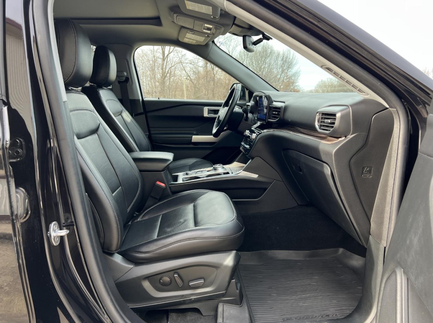 2021 BLACK /Black Ford Explorer Limited AWD (1FMSK8FH3MG) with an 2.3L 4 Cyl. engine, Automatic transmission, located at 2990 Old Orchard Rd., Jackson, MO, 63755, 37.354214, -89.612106 - 2021 Ford Explorer Limited 1-Owner 63xxx miles 4 Wheel Drive 2.3L 4 Cyl. Automatic Leather 3rd Row Navigation Power/Heated/Cooled Seats Heated Rear Seats Heated Steering Wheel Backup Camera Sunroof Bluetooth Remote Start Cruise Power Windows/Locks/Mirrors We have financing availabl - Photo#19