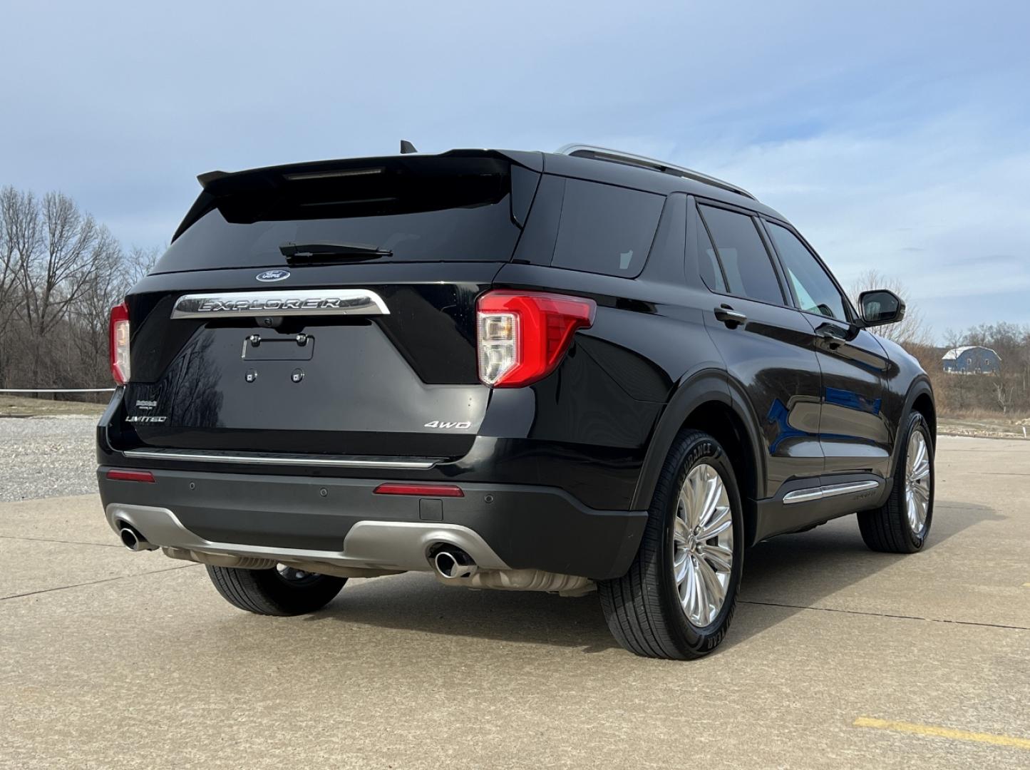 2021 BLACK /Black Ford Explorer Limited AWD (1FMSK8FH3MG) with an 2.3L 4 Cyl. engine, Automatic transmission, located at 2990 Old Orchard Rd., Jackson, MO, 63755, 37.354214, -89.612106 - 2021 Ford Explorer Limited 1-Owner 63xxx miles 4 Wheel Drive 2.3L 4 Cyl. Automatic Leather 3rd Row Navigation Power/Heated/Cooled Seats Heated Rear Seats Heated Steering Wheel Backup Camera Sunroof Bluetooth Remote Start Cruise Power Windows/Locks/Mirrors We have financing availabl - Photo#12