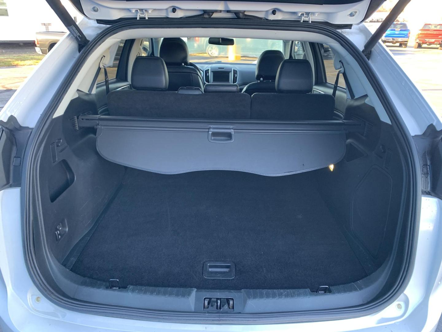 2015 WHITE /BLACK Ford Edge Titanium (2FMPK3K96FB) with an 2.0L L4 DOHC 16V engine, Automatic transmission, located at 506 S. Kingshighway, Cape Girardeau, MO, 63703, (573) 235-5000, 37.294991, -89.553635 - 2015 Ford Edge Titanium 2.0L 4 Cyl. Automatic Leather Navigation Backup Camera Power/Heated Seats Bluetooth Cruise Power Windows/Locks/Mirrors We have financing available and we accept trades! Fill out a credit application on our website or come by today! If you have - Photo#6