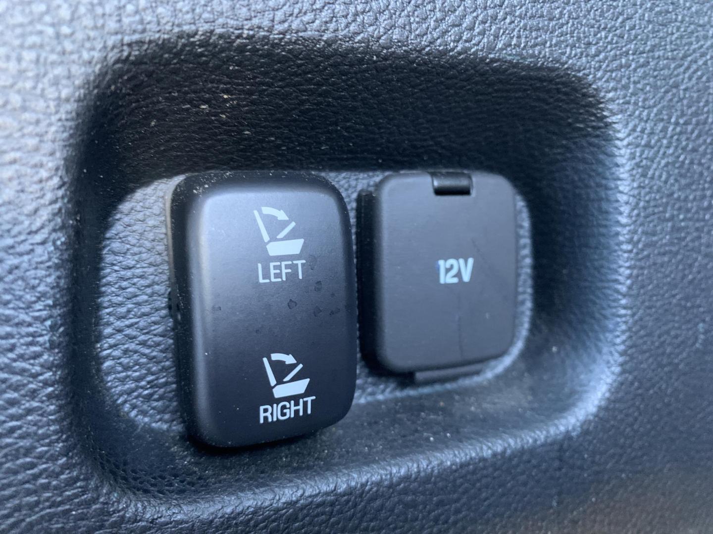 2015 WHITE /BLACK Ford Edge Titanium (2FMPK3K96FB) with an 2.0L L4 DOHC 16V engine, Automatic transmission, located at 506 S. Kingshighway, Cape Girardeau, MO, 63703, (573) 235-5000, 37.294991, -89.553635 - 2015 Ford Edge Titanium 2.0L 4 Cyl. Automatic Leather Navigation Backup Camera Power/Heated Seats Bluetooth Cruise Power Windows/Locks/Mirrors We have financing available and we accept trades! Fill out a credit application on our website or come by today! If you have - Photo#9