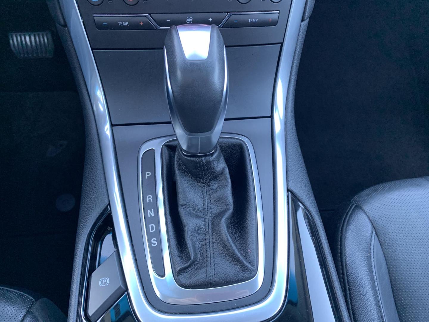 2015 WHITE /BLACK Ford Edge Titanium (2FMPK3K96FB) with an 2.0L L4 DOHC 16V engine, Automatic transmission, located at 506 S. Kingshighway, Cape Girardeau, MO, 63703, (573) 235-5000, 37.294991, -89.553635 - 2015 Ford Edge Titanium 2.0L 4 Cyl. Automatic Leather Navigation Backup Camera Power/Heated Seats Bluetooth Cruise Power Windows/Locks/Mirrors We have financing available and we accept trades! Fill out a credit application on our website or come by today! If you have - Photo#30