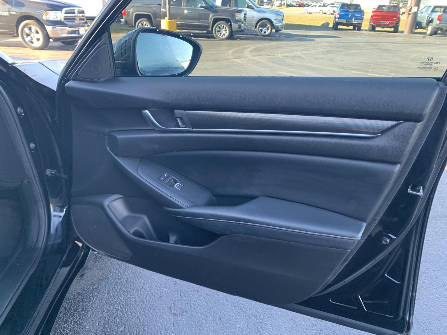 2018 BLACK /BLACK Honda Accord Sport CVT (1HGCV1F33JA) with an 1.5L L4 DOHC 16V engine, CVT transmission, located at 506 S. Kingshighway, Cape Girardeau, MO, 63703, (573) 235-5000, 37.294991, -89.553635 - 2018 Honda Accord Sport 106k Miles Front Wheel Drive 2.0L 4 Cyl. Automatic Remote Start Bluetooth Back Up Camera Cruise Power Windows/Locks/Mirrors We have financing available and we accept trades! Fill out a credit application on our website or come by today! If you - Photo#9