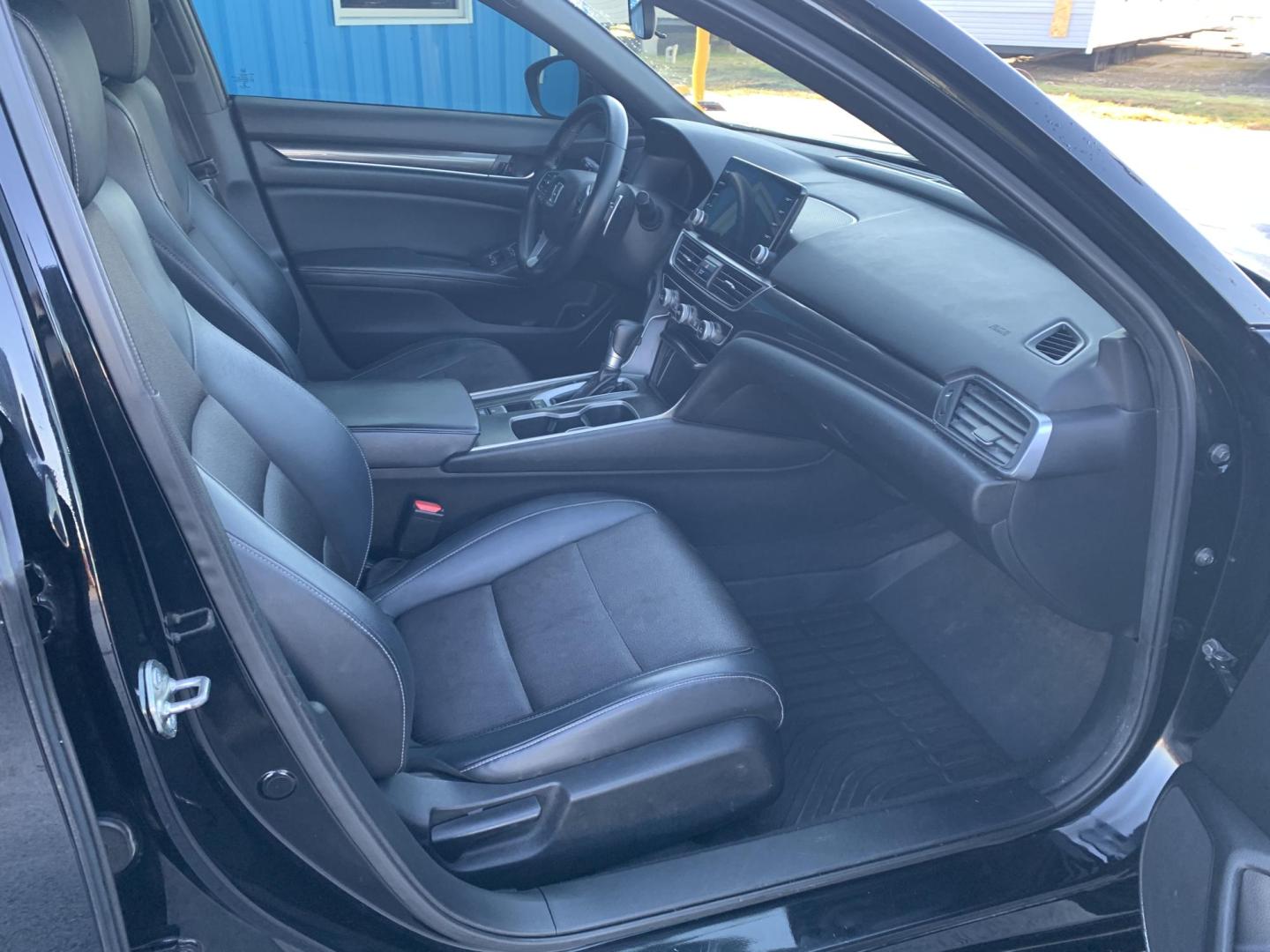 2018 BLACK /BLACK Honda Accord Sport CVT (1HGCV1F33JA) with an 1.5L L4 DOHC 16V engine, CVT transmission, located at 506 S. Kingshighway, Cape Girardeau, MO, 63703, (573) 235-5000, 37.294991, -89.553635 - 2018 Honda Accord Sport 106k Miles Front Wheel Drive 2.0L 4 Cyl. Automatic Remote Start Bluetooth Back Up Camera Cruise Power Windows/Locks/Mirrors We have financing available and we accept trades! Fill out a credit application on our website or come by today! If you - Photo#10