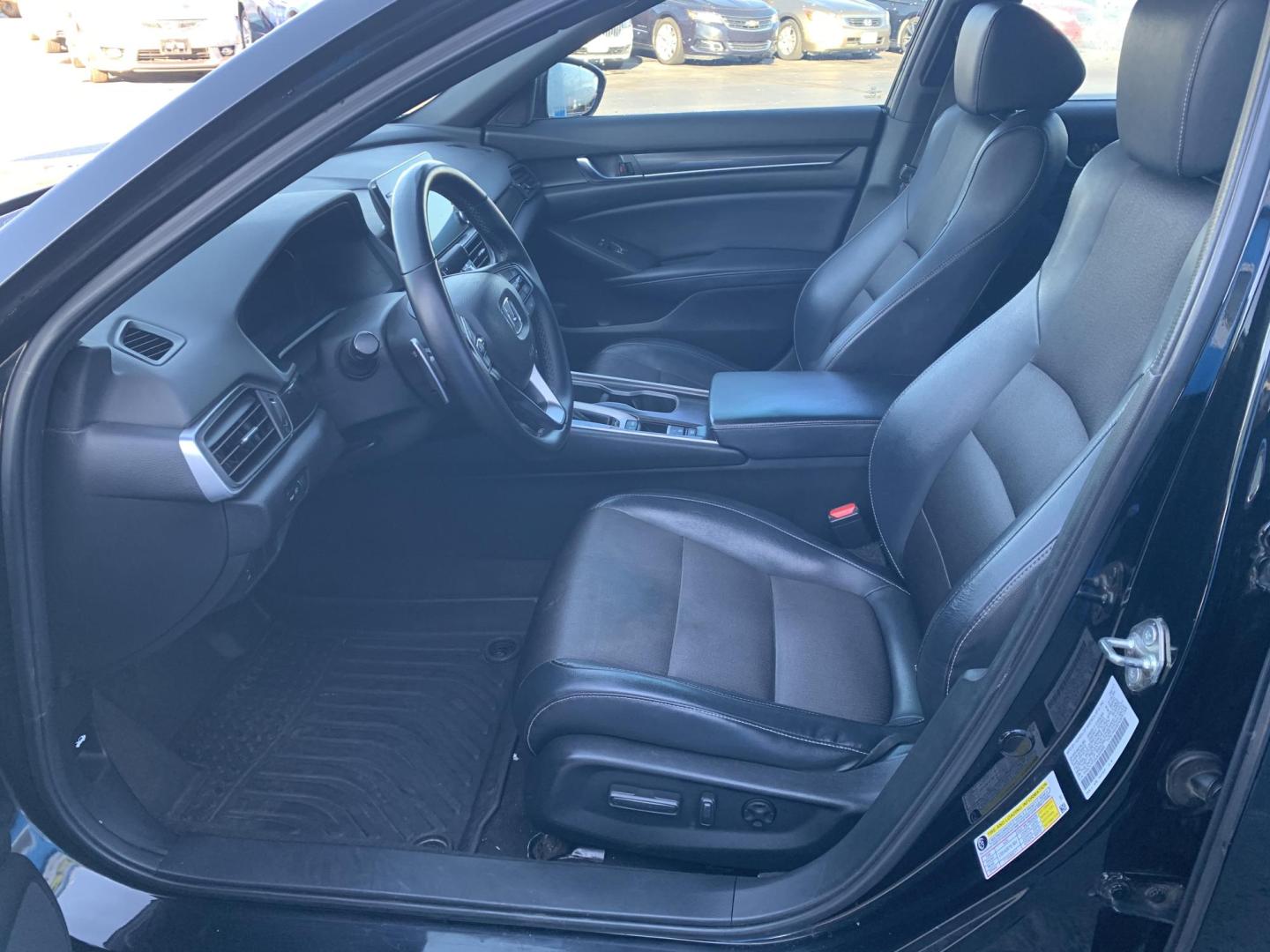 2018 BLACK /BLACK Honda Accord Sport CVT (1HGCV1F33JA) with an 1.5L L4 DOHC 16V engine, CVT transmission, located at 506 S. Kingshighway, Cape Girardeau, MO, 63703, (573) 235-5000, 37.294991, -89.553635 - 2018 Honda Accord Sport 106k Miles Front Wheel Drive 2.0L 4 Cyl. Automatic Remote Start Bluetooth Back Up Camera Cruise Power Windows/Locks/Mirrors We have financing available and we accept trades! Fill out a credit application on our website or come by today! If you - Photo#16