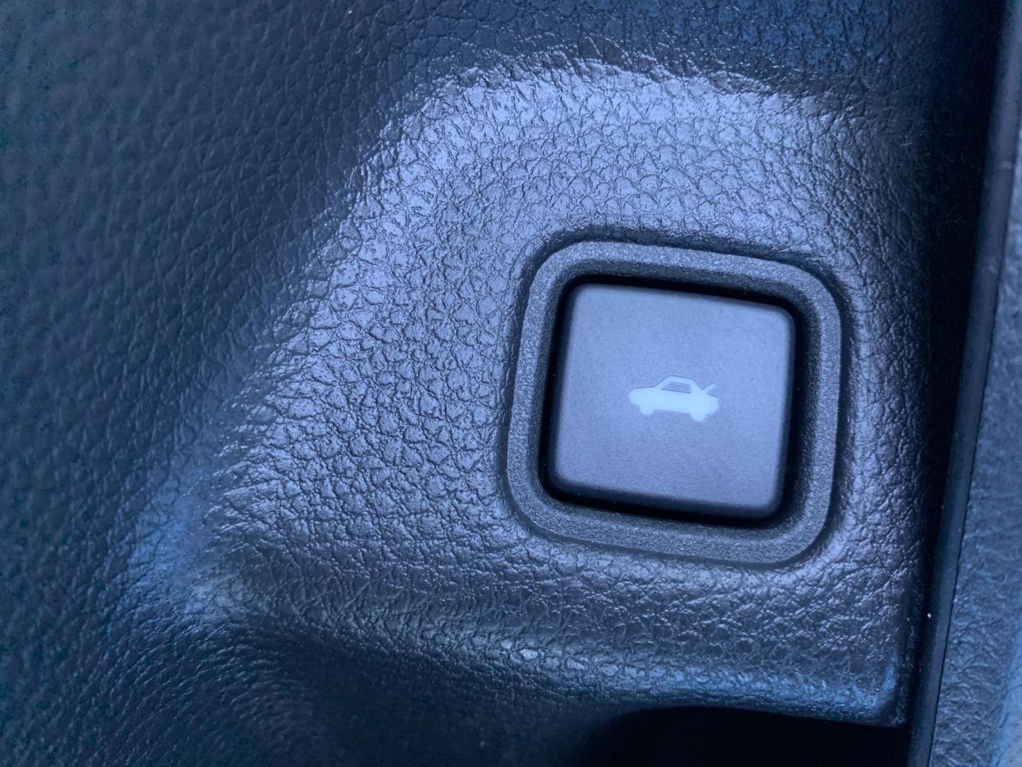 2018 BLACK /BLACK Honda Accord Sport CVT (1HGCV1F33JA) with an 1.5L L4 DOHC 16V engine, CVT transmission, located at 506 S. Kingshighway, Cape Girardeau, MO, 63703, (573) 235-5000, 37.294991, -89.553635 - 2018 Honda Accord Sport 106k Miles Front Wheel Drive 2.0L 4 Cyl. Automatic Remote Start Bluetooth Back Up Camera Cruise Power Windows/Locks/Mirrors We have financing available and we accept trades! Fill out a credit application on our website or come by today! If you - Photo#18