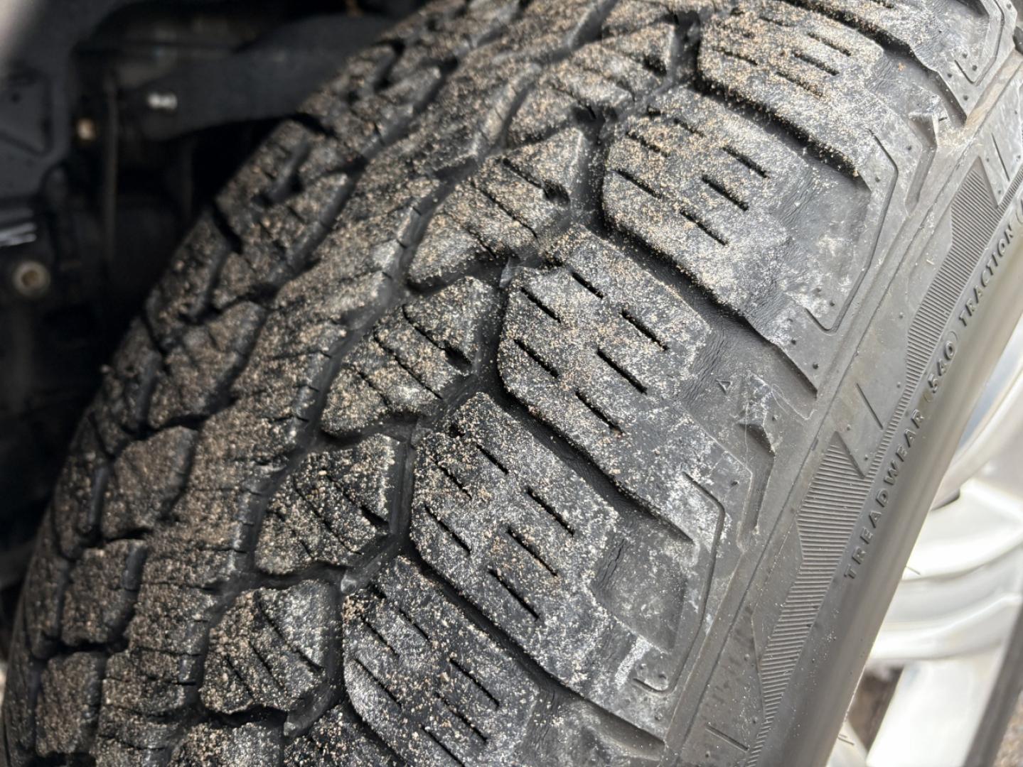 2014 GRAY /Gray RAM 1500 SLT Quad Cab 4WD (1C6RR7GG2ES) with an 3.6L V6 engine, Automatic transmission, located at 506 S. Kingshighway, Cape Girardeau, MO, 63703, (573) 235-5000, 37.294991, -89.553635 - 2014 Ram 1500 Big Horn 1-Owner 138xxx miles 4x4 3.6L V6 Automatic Power Driver Seat Bluetooth Remote Start Cruise Power Windows/Locks/Mirrors We have financing available and we accept trades! Fill out a credit application on our website or come by today! If you have any questions, give u - Photo#31