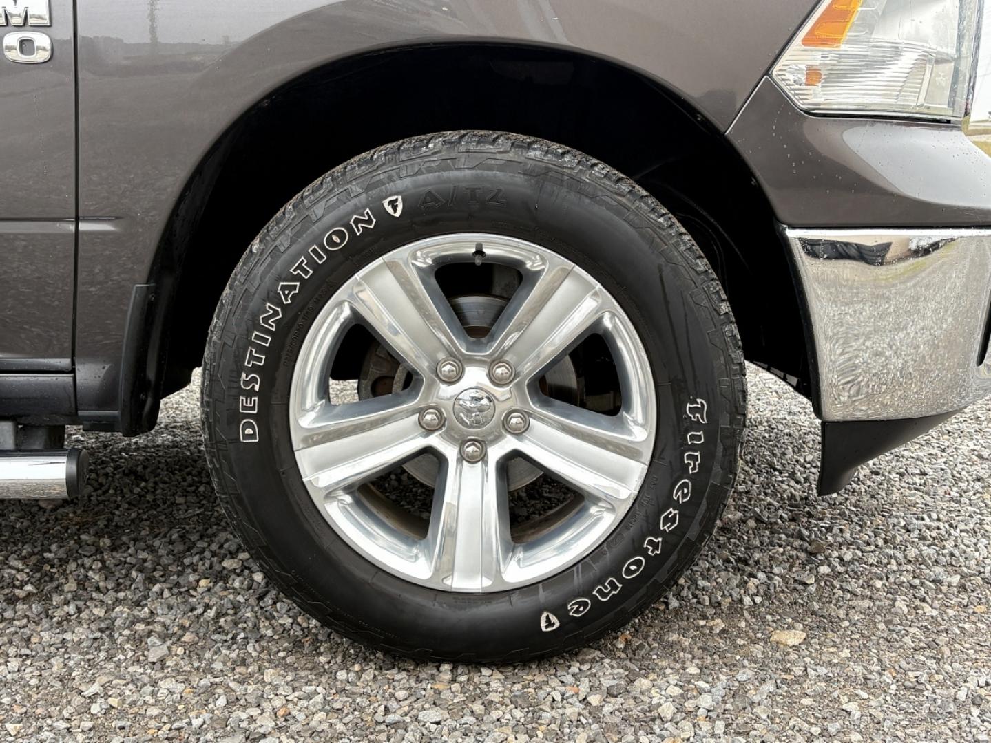 2014 GRAY /Gray RAM 1500 SLT Quad Cab 4WD (1C6RR7GG2ES) with an 3.6L V6 engine, Automatic transmission, located at 506 S. Kingshighway, Cape Girardeau, MO, 63703, (573) 235-5000, 37.294991, -89.553635 - 2014 Ram 1500 Big Horn 1-Owner 138xxx miles 4x4 3.6L V6 Automatic Power Driver Seat Bluetooth Remote Start Cruise Power Windows/Locks/Mirrors We have financing available and we accept trades! Fill out a credit application on our website or come by today! If you have any questions, give u - Photo#35