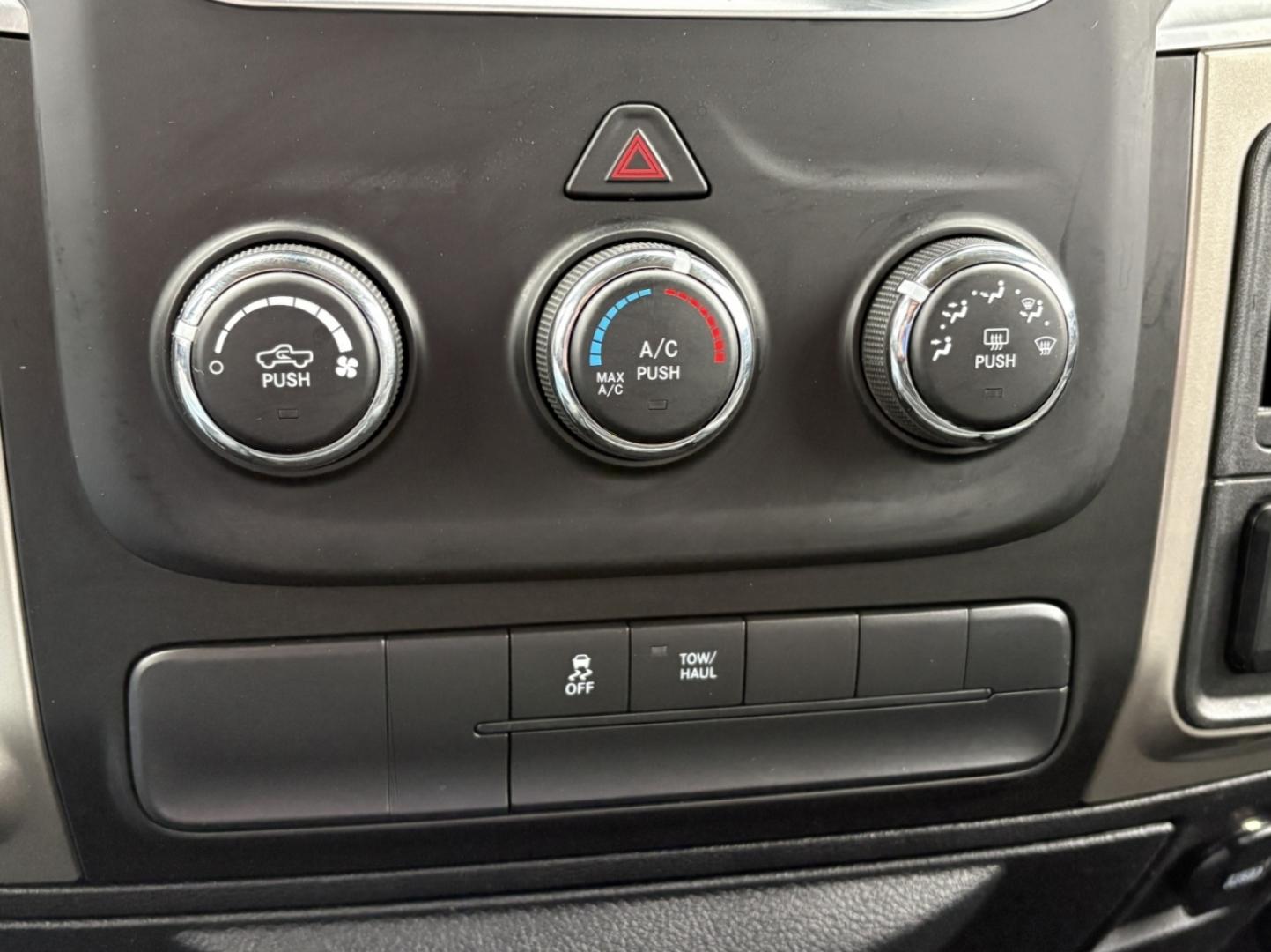 2014 GRAY /Gray RAM 1500 SLT Quad Cab 4WD (1C6RR7GG2ES) with an 3.6L V6 engine, Automatic transmission, located at 506 S. Kingshighway, Cape Girardeau, MO, 63703, (573) 235-5000, 37.294991, -89.553635 - 2014 Ram 1500 Big Horn 1-Owner 138xxx miles 4x4 3.6L V6 Automatic Power Driver Seat Bluetooth Remote Start Cruise Power Windows/Locks/Mirrors We have financing available and we accept trades! Fill out a credit application on our website or come by today! If you have any questions, give u - Photo#24