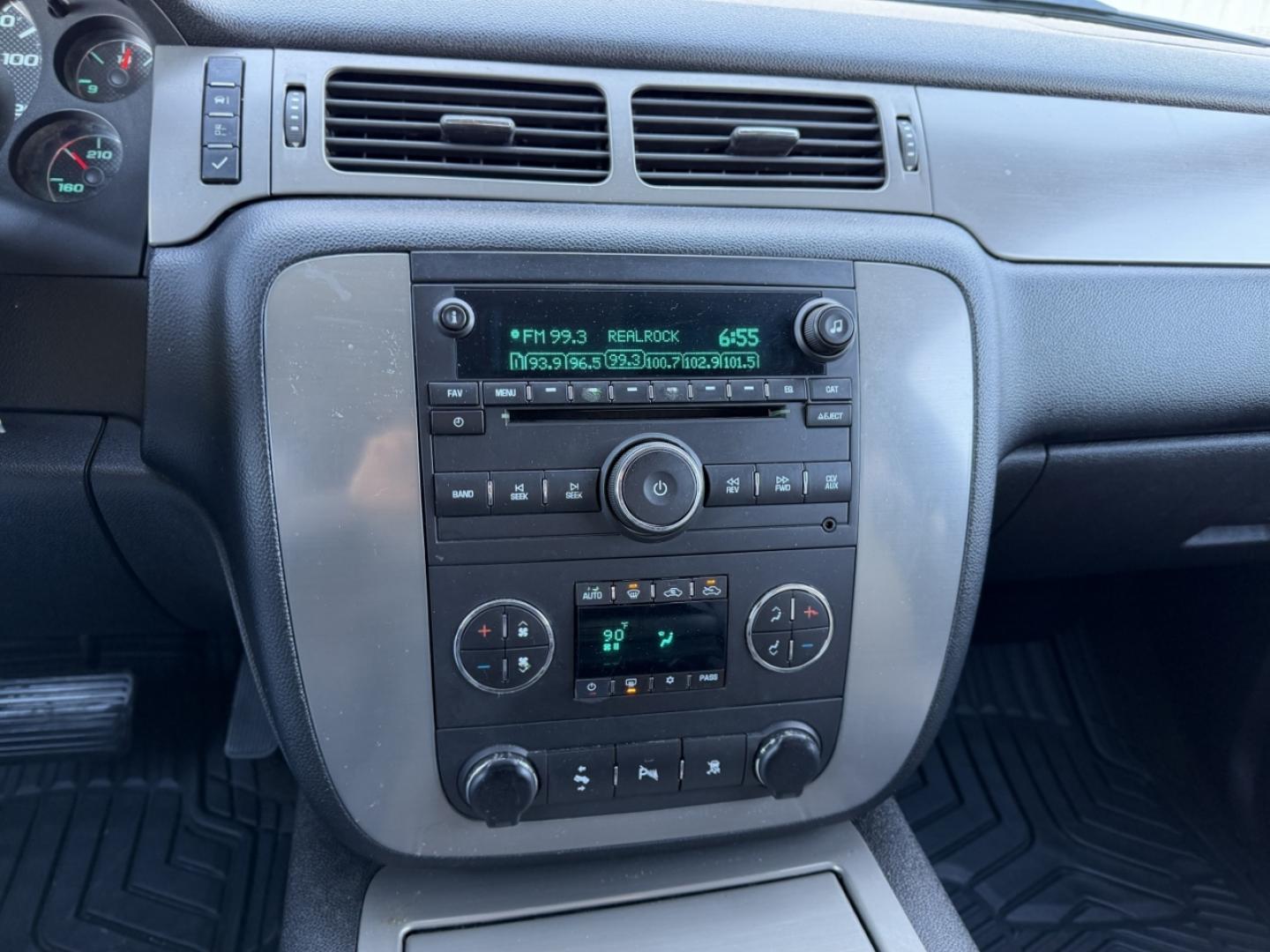 2010 WHITE /Black GMC Sierra 1500 SLT Ext. Cab 4WD (1GTSKWE31AZ) with an 5.3L V8 engine, Automatic transmission, located at 2990 Old Orchard Rd., Jackson, MO, 63755, 37.354214, -89.612106 - 2010 GMC Sierra 1500 SLT 163xxx miles 4x4 5.3L V8 Automatic Power/Heated Seats Remote Start Cruise Power Windows/Locks/Mirrors We have financing available and we accept trades! Fill out a credit application on our website or come by today! If you have any questions, give us a call at (573) - Photo#24