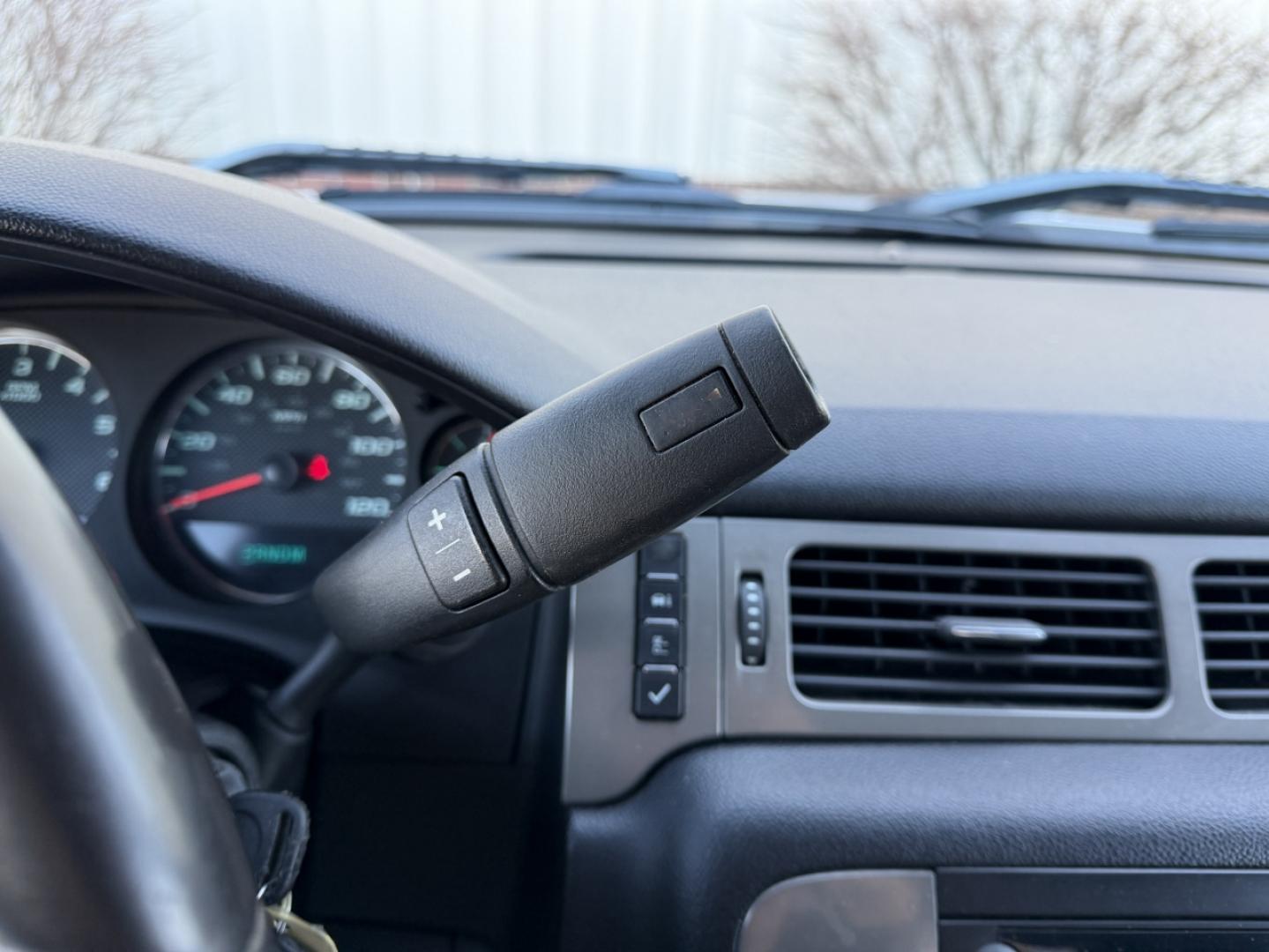2010 WHITE /Black GMC Sierra 1500 SLT Ext. Cab 4WD (1GTSKWE31AZ) with an 5.3L V8 engine, Automatic transmission, located at 2990 Old Orchard Rd., Jackson, MO, 63755, 37.354214, -89.612106 - 2010 GMC Sierra 1500 SLT 163xxx miles 4x4 5.3L V8 Automatic Power/Heated Seats Remote Start Cruise Power Windows/Locks/Mirrors We have financing available and we accept trades! Fill out a credit application on our website or come by today! If you have any questions, give us a call at (573) - Photo#23
