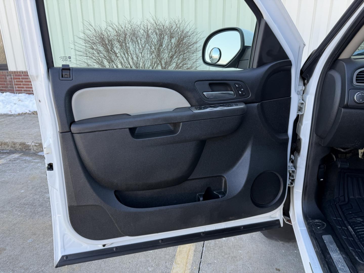 2010 WHITE /Black GMC Sierra 1500 SLT Ext. Cab 4WD (1GTSKWE31AZ) with an 5.3L V8 engine, Automatic transmission, located at 2990 Old Orchard Rd., Jackson, MO, 63755, 37.354214, -89.612106 - 2010 GMC Sierra 1500 SLT 163xxx miles 4x4 5.3L V8 Automatic Power/Heated Seats Remote Start Cruise Power Windows/Locks/Mirrors We have financing available and we accept trades! Fill out a credit application on our website or come by today! If you have any questions, give us a call at (573) - Photo#12