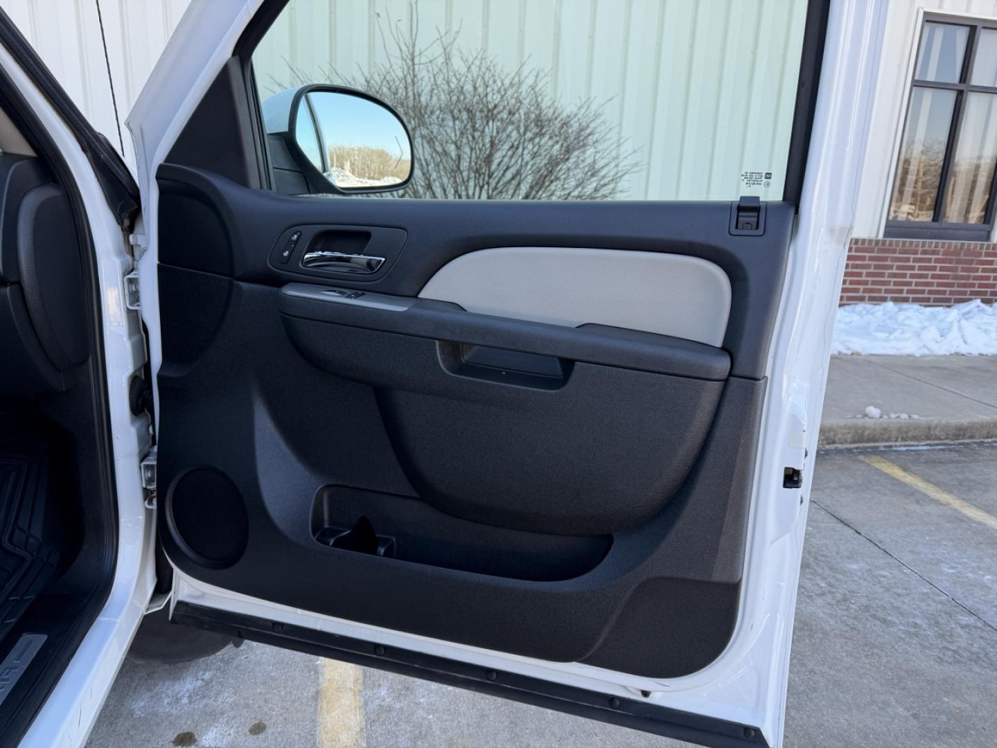 2010 WHITE /Black GMC Sierra 1500 SLT Ext. Cab 4WD (1GTSKWE31AZ) with an 5.3L V8 engine, Automatic transmission, located at 2990 Old Orchard Rd., Jackson, MO, 63755, 37.354214, -89.612106 - 2010 GMC Sierra 1500 SLT 163xxx miles 4x4 5.3L V8 Automatic Power/Heated Seats Remote Start Cruise Power Windows/Locks/Mirrors We have financing available and we accept trades! Fill out a credit application on our website or come by today! If you have any questions, give us a call at (573) - Photo#14