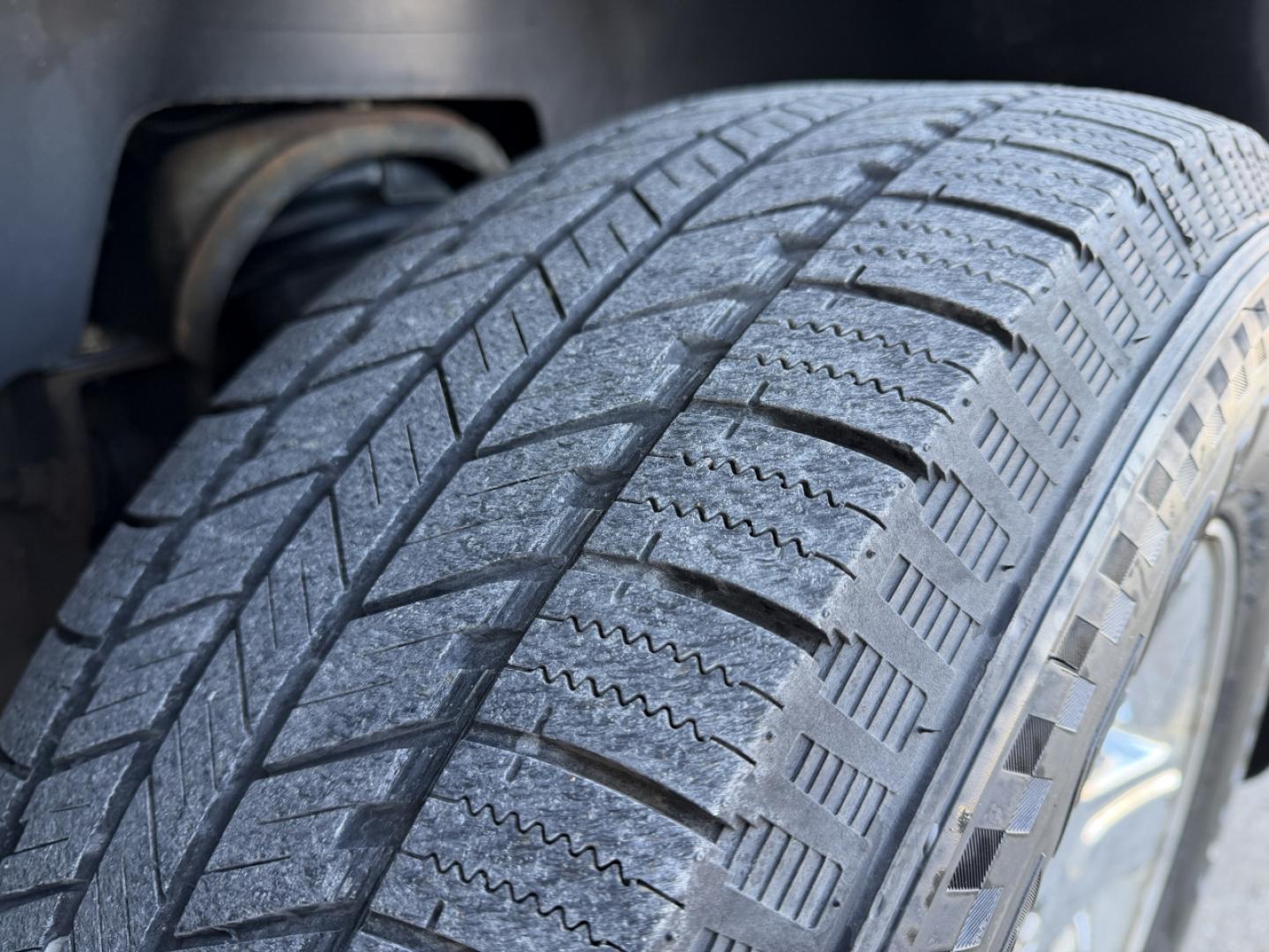 2010 WHITE /Black GMC Sierra 1500 SLT Ext. Cab 4WD (1GTSKWE31AZ) with an 5.3L V8 engine, Automatic transmission, located at 2990 Old Orchard Rd., Jackson, MO, 63755, 37.354214, -89.612106 - 2010 GMC Sierra 1500 SLT 163xxx miles 4x4 5.3L V8 Automatic Power/Heated Seats Remote Start Cruise Power Windows/Locks/Mirrors We have financing available and we accept trades! Fill out a credit application on our website or come by today! If you have any questions, give us a call at (573) - Photo#33