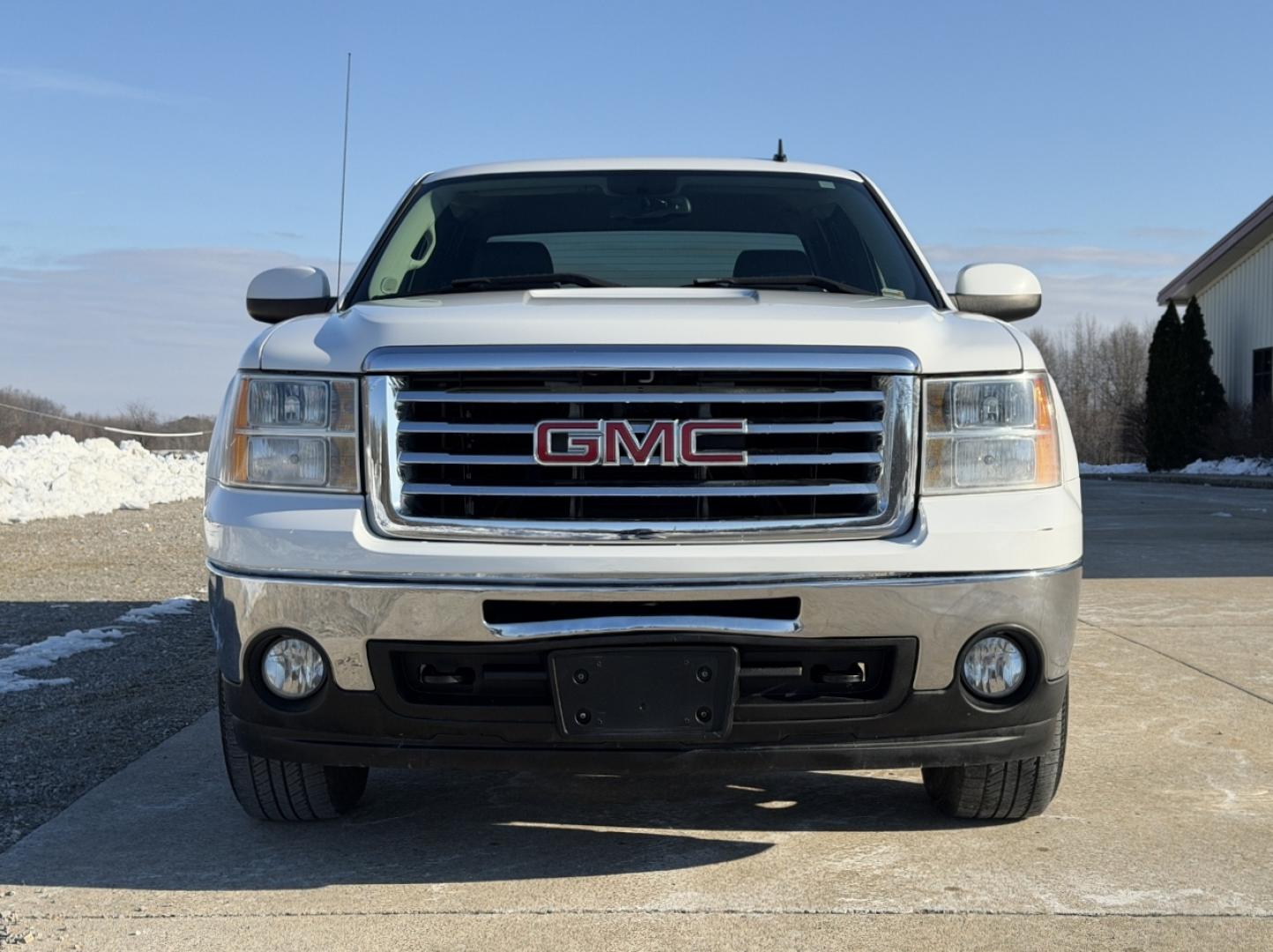 2010 WHITE /Black GMC Sierra 1500 SLT Ext. Cab 4WD (1GTSKWE31AZ) with an 5.3L V8 engine, Automatic transmission, located at 2990 Old Orchard Rd., Jackson, MO, 63755, 37.354214, -89.612106 - 2010 GMC Sierra 1500 SLT 163xxx miles 4x4 5.3L V8 Automatic Power/Heated Seats Remote Start Cruise Power Windows/Locks/Mirrors We have financing available and we accept trades! Fill out a credit application on our website or come by today! If you have any questions, give us a call at (573) - Photo#11