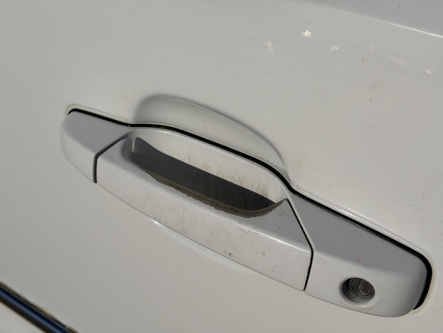 2010 WHITE /Black GMC Sierra 1500 SLT Ext. Cab 4WD (1GTSKWE31AZ) with an 5.3L V8 engine, Automatic transmission, located at 2990 Old Orchard Rd., Jackson, MO, 63755, 37.354214, -89.612106 - 2010 GMC Sierra 1500 SLT 163xxx miles 4x4 5.3L V8 Automatic Power/Heated Seats Remote Start Cruise Power Windows/Locks/Mirrors We have financing available and we accept trades! Fill out a credit application on our website or come by today! If you have any questions, give us a call at (573) - Photo#44