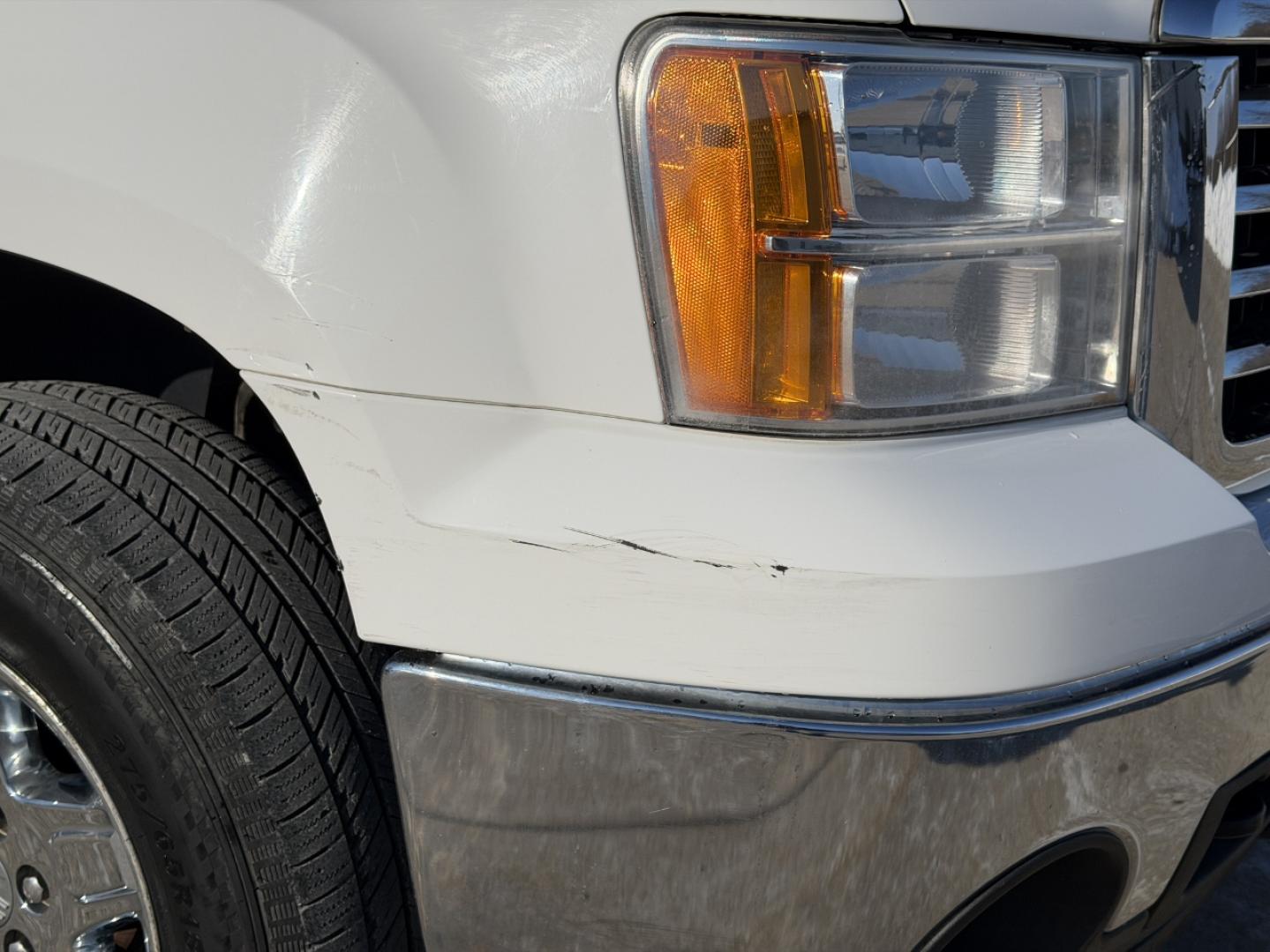 2010 WHITE /Black GMC Sierra 1500 SLT Ext. Cab 4WD (1GTSKWE31AZ) with an 5.3L V8 engine, Automatic transmission, located at 2990 Old Orchard Rd., Jackson, MO, 63755, 37.354214, -89.612106 - 2010 GMC Sierra 1500 SLT 163xxx miles 4x4 5.3L V8 Automatic Power/Heated Seats Remote Start Cruise Power Windows/Locks/Mirrors We have financing available and we accept trades! Fill out a credit application on our website or come by today! If you have any questions, give us a call at (573) - Photo#45