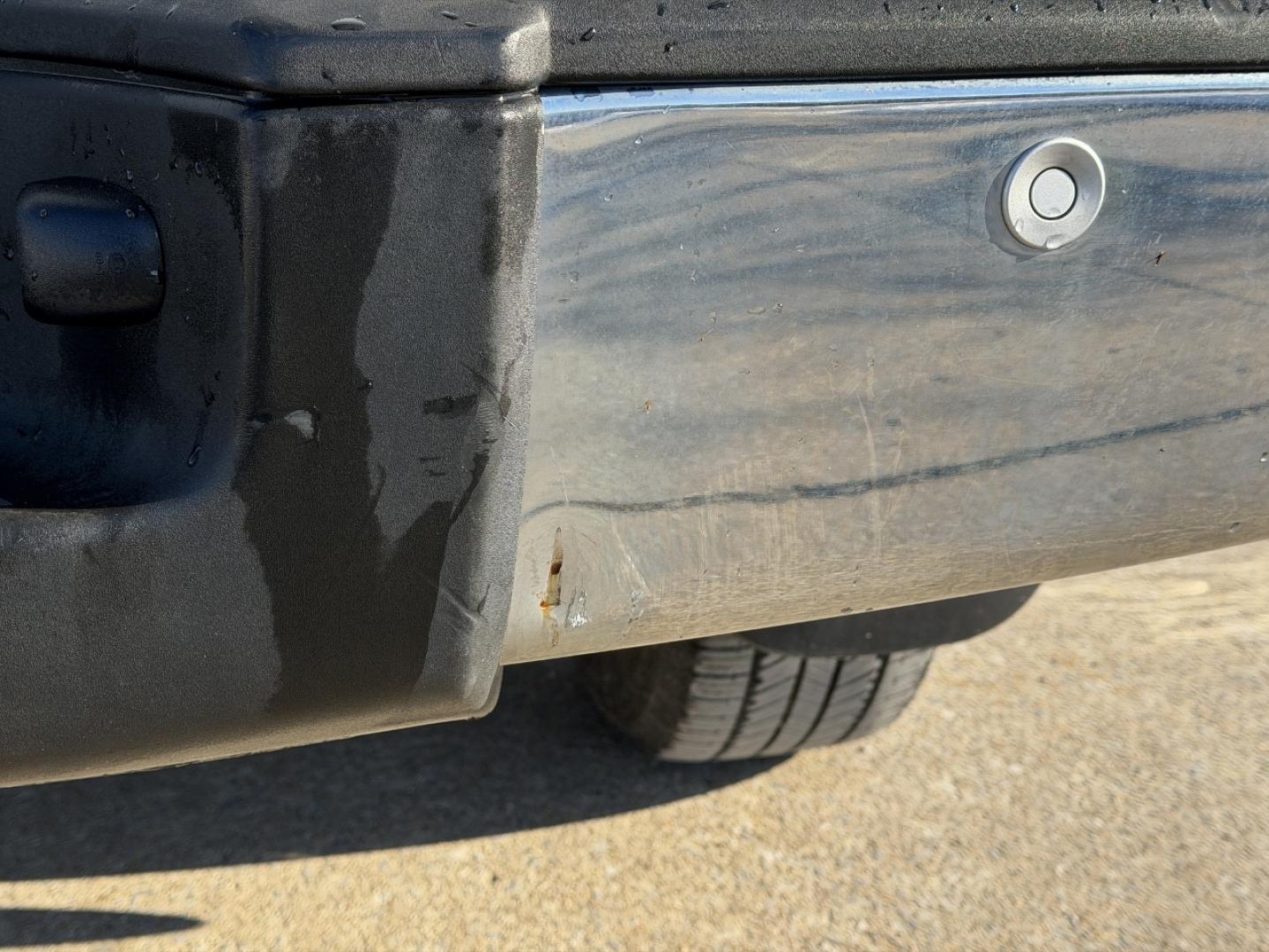 2010 WHITE /Black GMC Sierra 1500 SLT Ext. Cab 4WD (1GTSKWE31AZ) with an 5.3L V8 engine, Automatic transmission, located at 2990 Old Orchard Rd., Jackson, MO, 63755, 37.354214, -89.612106 - 2010 GMC Sierra 1500 SLT 163xxx miles 4x4 5.3L V8 Automatic Power/Heated Seats Remote Start Cruise Power Windows/Locks/Mirrors We have financing available and we accept trades! Fill out a credit application on our website or come by today! If you have any questions, give us a call at (573) - Photo#46