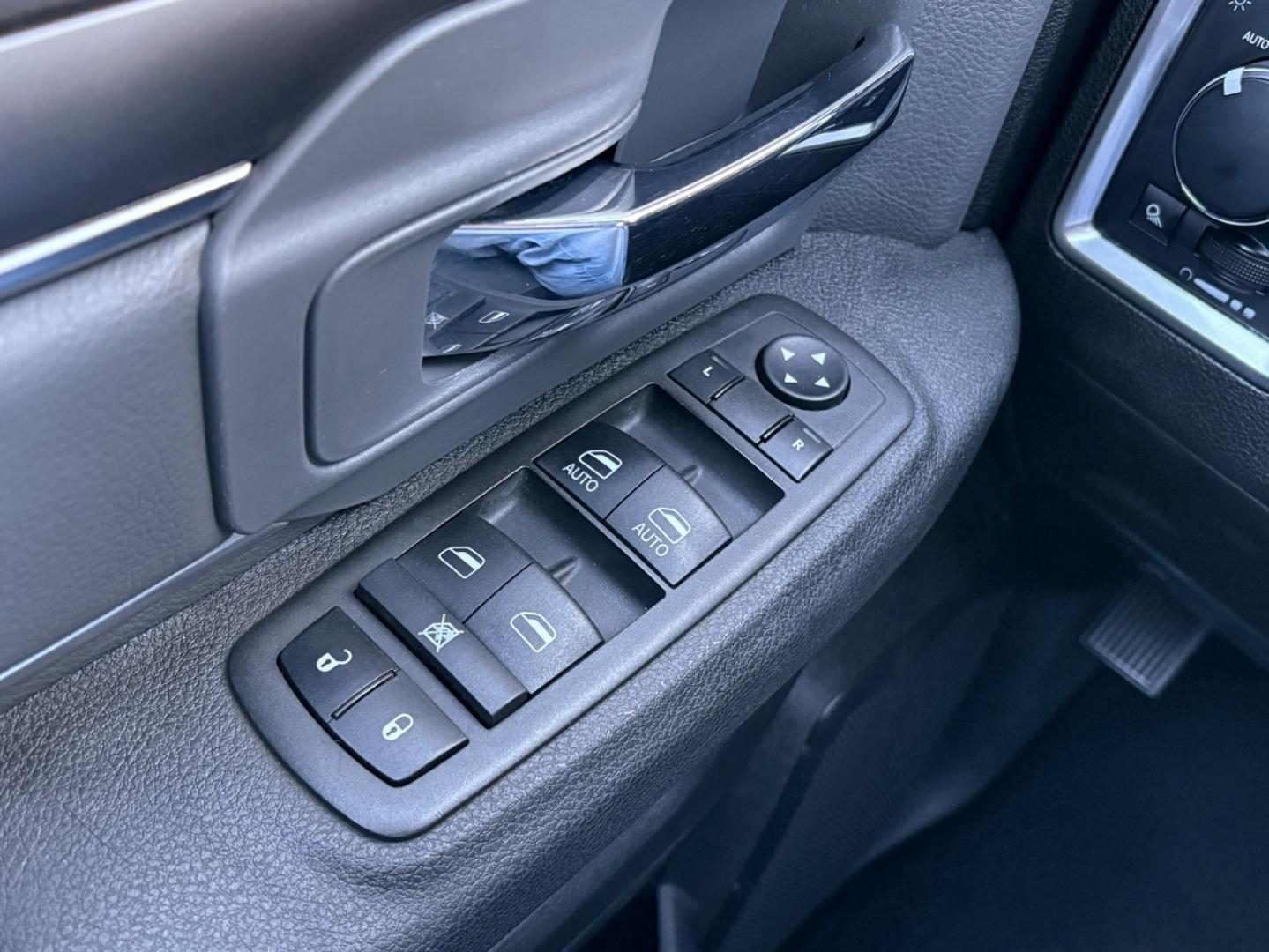 2022 WHITE /Gray RAM 1500 SLT Crew Cab SWB 4WD (3C6RR7LG1NG) with an 3.6L V6 engine, Automatic transmission, located at 2990 Old Orchard Rd., Jackson, MO, 63755, 37.354214, -89.612106 - 2022 Ram 1500 Classic SLT 1-Owner 31xxx miles 4x4 3.6L V6 Automatic Backup Camera Bluetooth Cruise Power Windows/Locks/Mirrors We have financing available and we accept trades! Fill out a credit application on our website or come by today! If you have any questions, give us a call at (573 - Photo#26