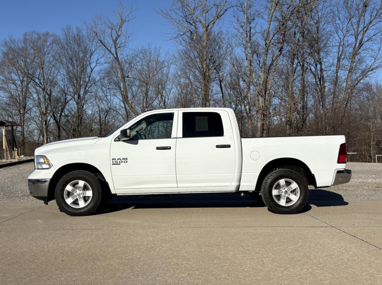 2022 WHITE /Gray RAM 1500 SLT Crew Cab SWB 4WD (3C6RR7LG1NG) with an 3.6L V6 engine, Automatic transmission, located at 2990 Old Orchard Rd., Jackson, MO, 63755, 37.354214, -89.612106 - 2022 Ram 1500 Classic SLT 1-Owner 31xxx miles 4x4 3.6L V6 Automatic Backup Camera Bluetooth Cruise Power Windows/Locks/Mirrors We have financing available and we accept trades! Fill out a credit application on our website or come by today! If you have any questions, give us a call at (573 - Photo#5