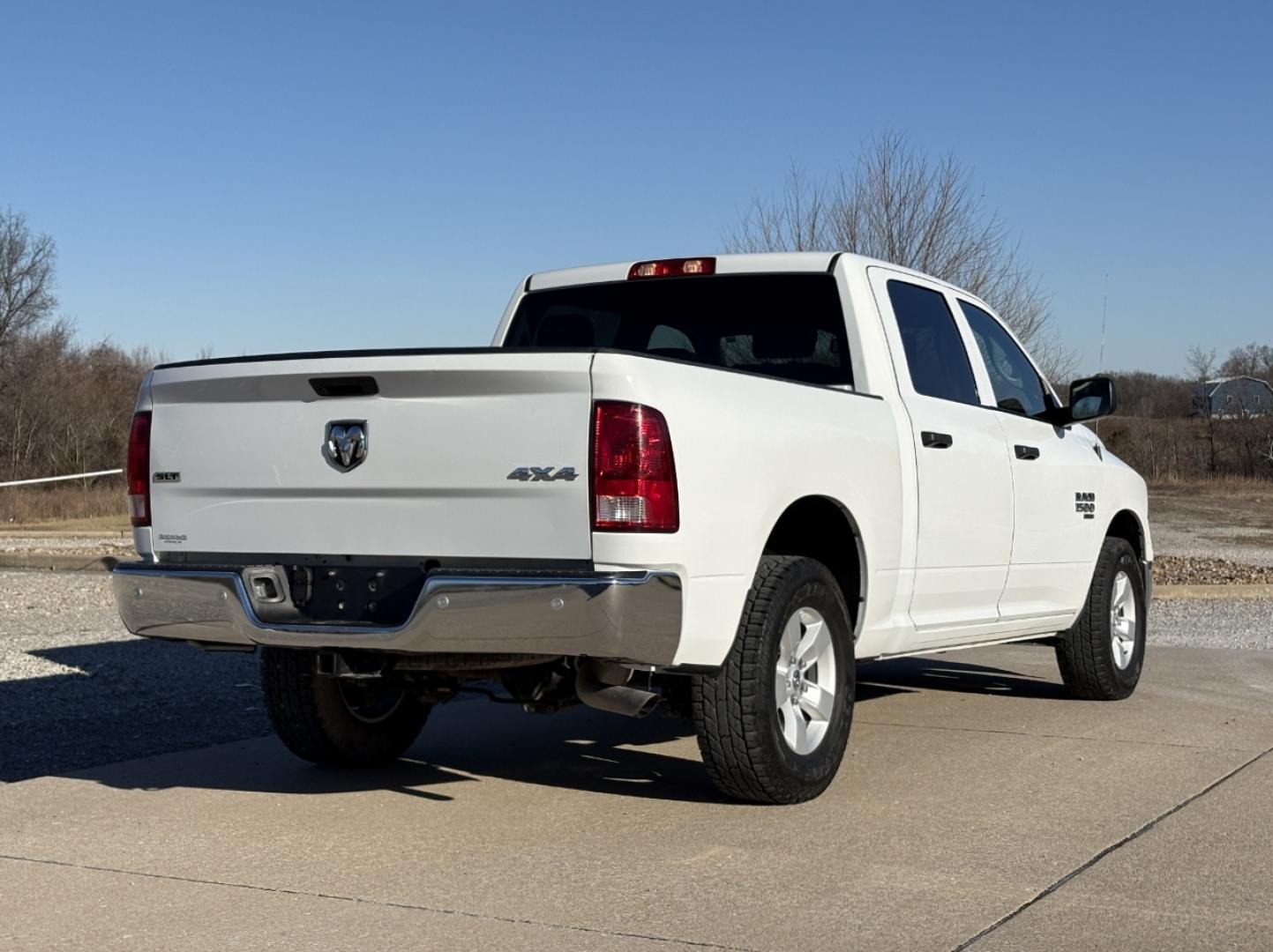 2022 WHITE /Gray RAM 1500 SLT Crew Cab SWB 4WD (3C6RR7LG1NG) with an 3.6L V6 engine, Automatic transmission, located at 2990 Old Orchard Rd., Jackson, MO, 63755, 37.354214, -89.612106 - 2022 Ram 1500 Classic SLT 1-Owner 31xxx miles 4x4 3.6L V6 Automatic Backup Camera Bluetooth Cruise Power Windows/Locks/Mirrors We have financing available and we accept trades! Fill out a credit application on our website or come by today! If you have any questions, give us a call at (573 - Photo#7