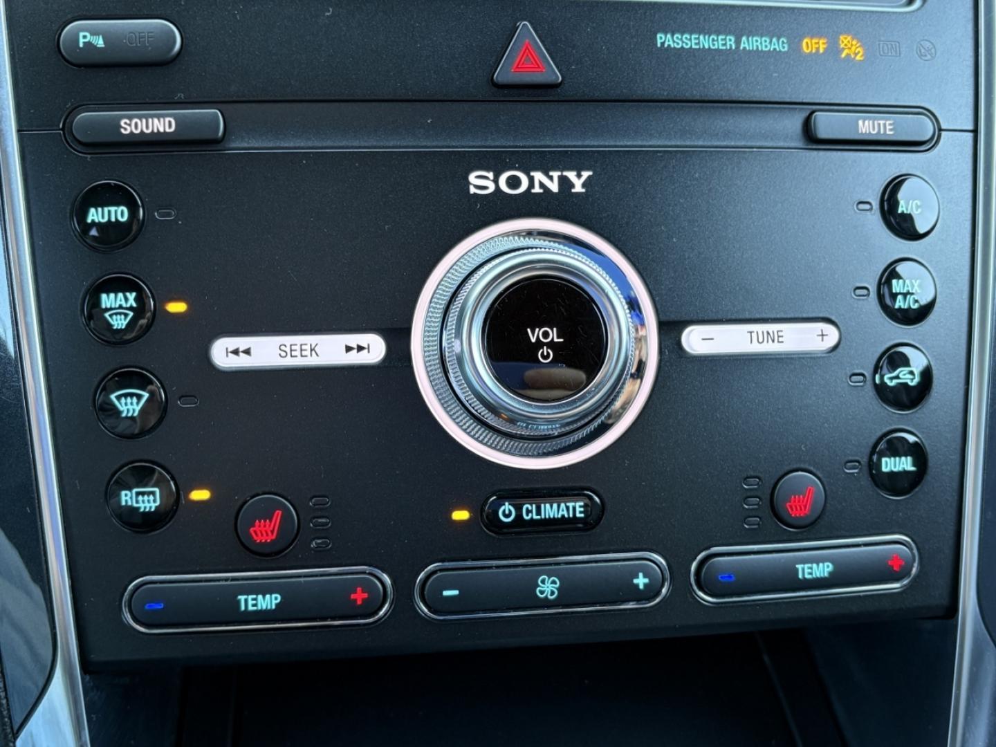 2019 GRAY /Black Ford Explorer Sport 4WD (1FM5K8GTXKG) with an 3.5L V6 engine, Automatic transmission, located at 2990 Old Orchard Rd., Jackson, MO, 63755, 37.354214, -89.612106 - 2019 Ford Explorer Sport 69xxx miles 4 Wheel Drive 3.5L V6 Automatic Leather 3rd Row Navigation Power/Heated Seats Heated Steering Wheel Backup Camera Bluetooth Remote Start Cruise Power Windows/Locks/Mirrors We have financing available and we accept trades! Fill out a credit applicat - Photo#4