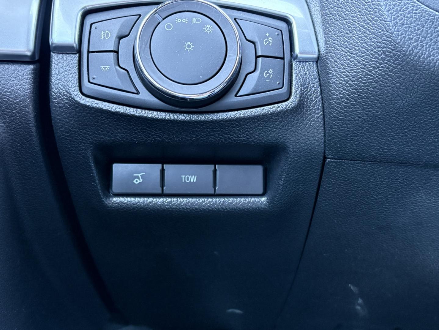 2019 GRAY /Black Ford Explorer Sport 4WD (1FM5K8GTXKG) with an 3.5L V6 engine, Automatic transmission, located at 2990 Old Orchard Rd., Jackson, MO, 63755, 37.354214, -89.612106 - 2019 Ford Explorer Sport 69xxx miles 4 Wheel Drive 3.5L V6 Automatic Leather 3rd Row Navigation Power/Heated Seats Heated Steering Wheel Backup Camera Bluetooth Remote Start Cruise Power Windows/Locks/Mirrors We have financing available and we accept trades! Fill out a credit applicat - Photo#34