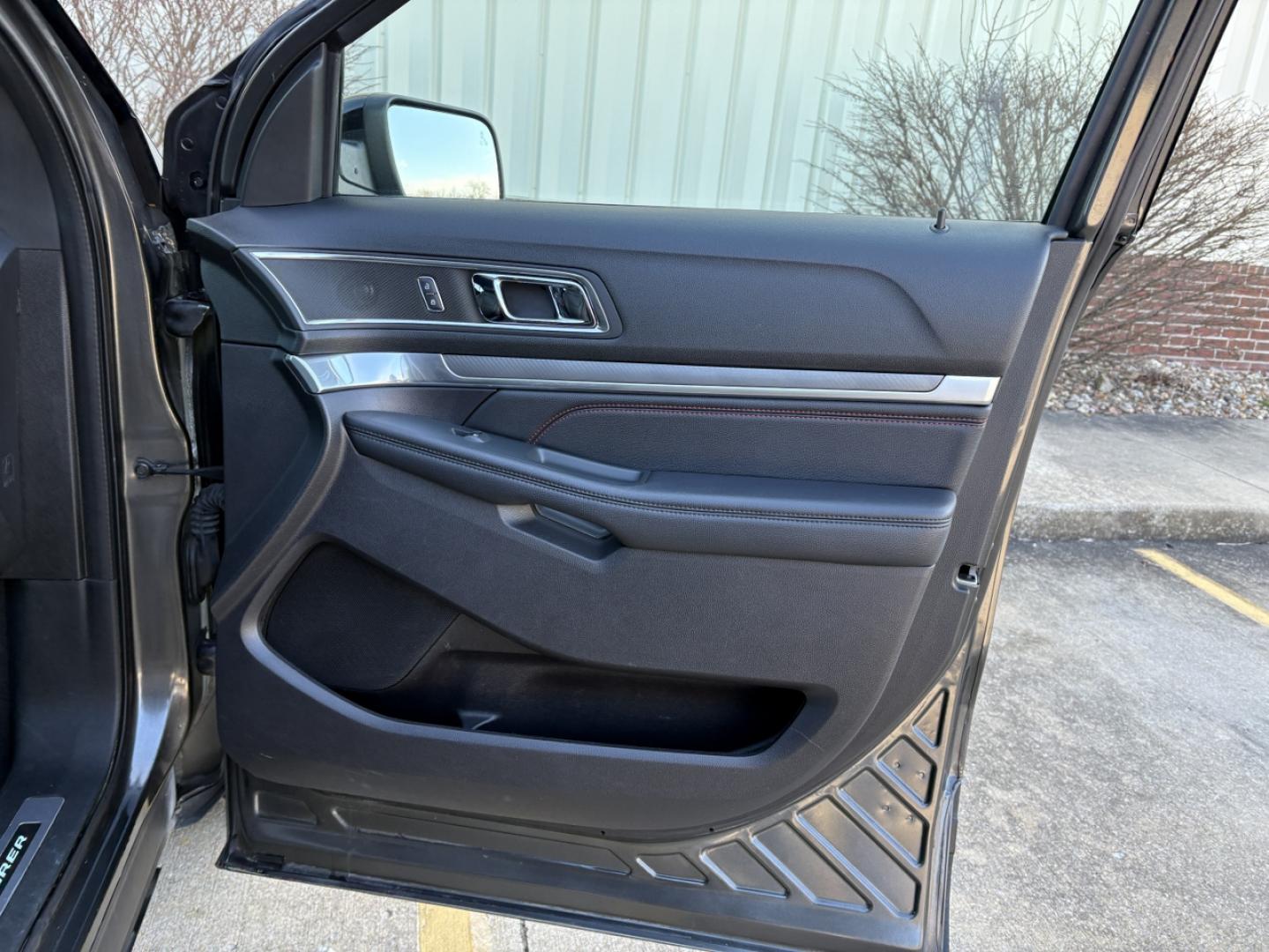 2019 GRAY /Black Ford Explorer Sport 4WD (1FM5K8GTXKG) with an 3.5L V6 engine, Automatic transmission, located at 2990 Old Orchard Rd., Jackson, MO, 63755, 37.354214, -89.612106 - 2019 Ford Explorer Sport 69xxx miles 4 Wheel Drive 3.5L V6 Automatic Leather 3rd Row Navigation Power/Heated Seats Heated Steering Wheel Backup Camera Bluetooth Remote Start Cruise Power Windows/Locks/Mirrors We have financing available and we accept trades! Fill out a credit applicat - Photo#16