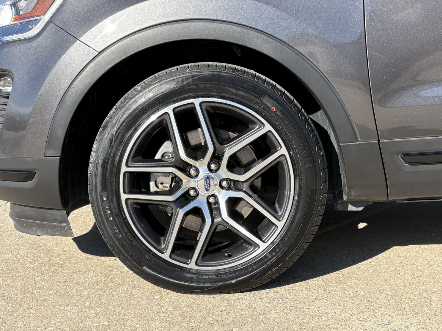 2019 GRAY /Black Ford Explorer Sport 4WD (1FM5K8GTXKG) with an 3.5L V6 engine, Automatic transmission, located at 2990 Old Orchard Rd., Jackson, MO, 63755, 37.354214, -89.612106 - 2019 Ford Explorer Sport 69xxx miles 4 Wheel Drive 3.5L V6 Automatic Leather 3rd Row Navigation Power/Heated Seats Heated Steering Wheel Backup Camera Bluetooth Remote Start Cruise Power Windows/Locks/Mirrors We have financing available and we accept trades! Fill out a credit applicat - Photo#41