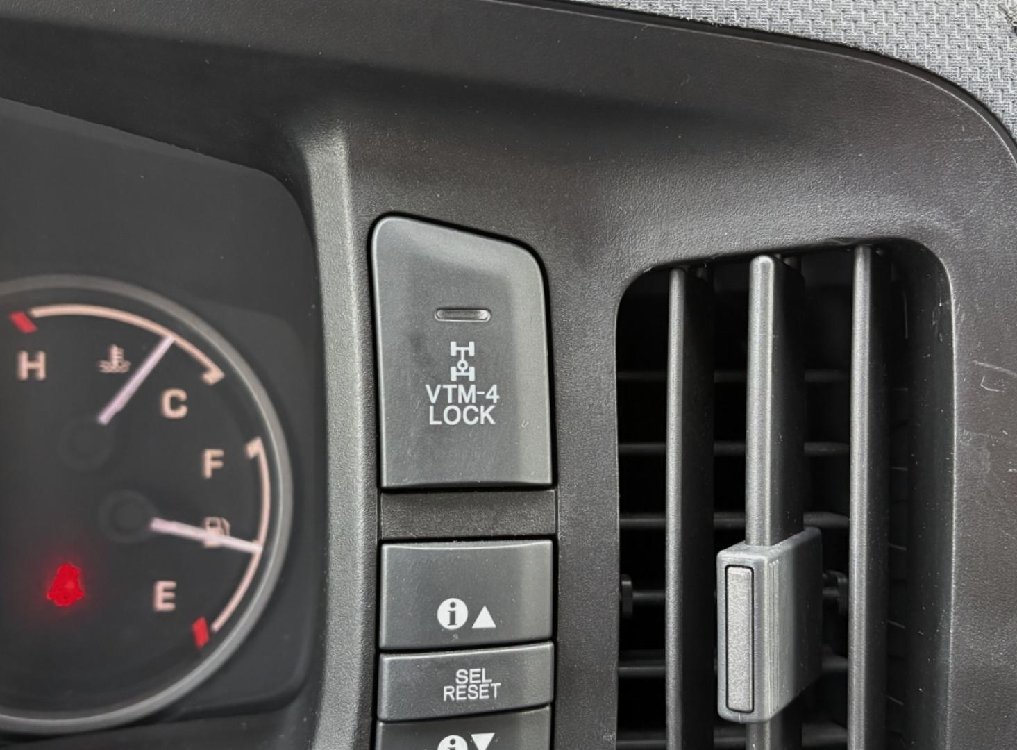 2013 WHITE /Gray Honda Ridgeline RTL (5FPYK1F50DB) with an 3.5L V6 engine, Automatic transmission, located at 2990 Old Orchard Rd., Jackson, MO, 63755, 37.354214, -89.612106 - 2013 Honda Ridgeline RTL 80xxx miles 4x4 3.5L V6 Automatic Leather Navigation Power/Heated Seats Backup Camera Sunroof Cruise Power Windows/Locks/Mirrors We have financing available and we accept trades! Fill out a credit application on our website or come by today! If you have any ques - Photo#2